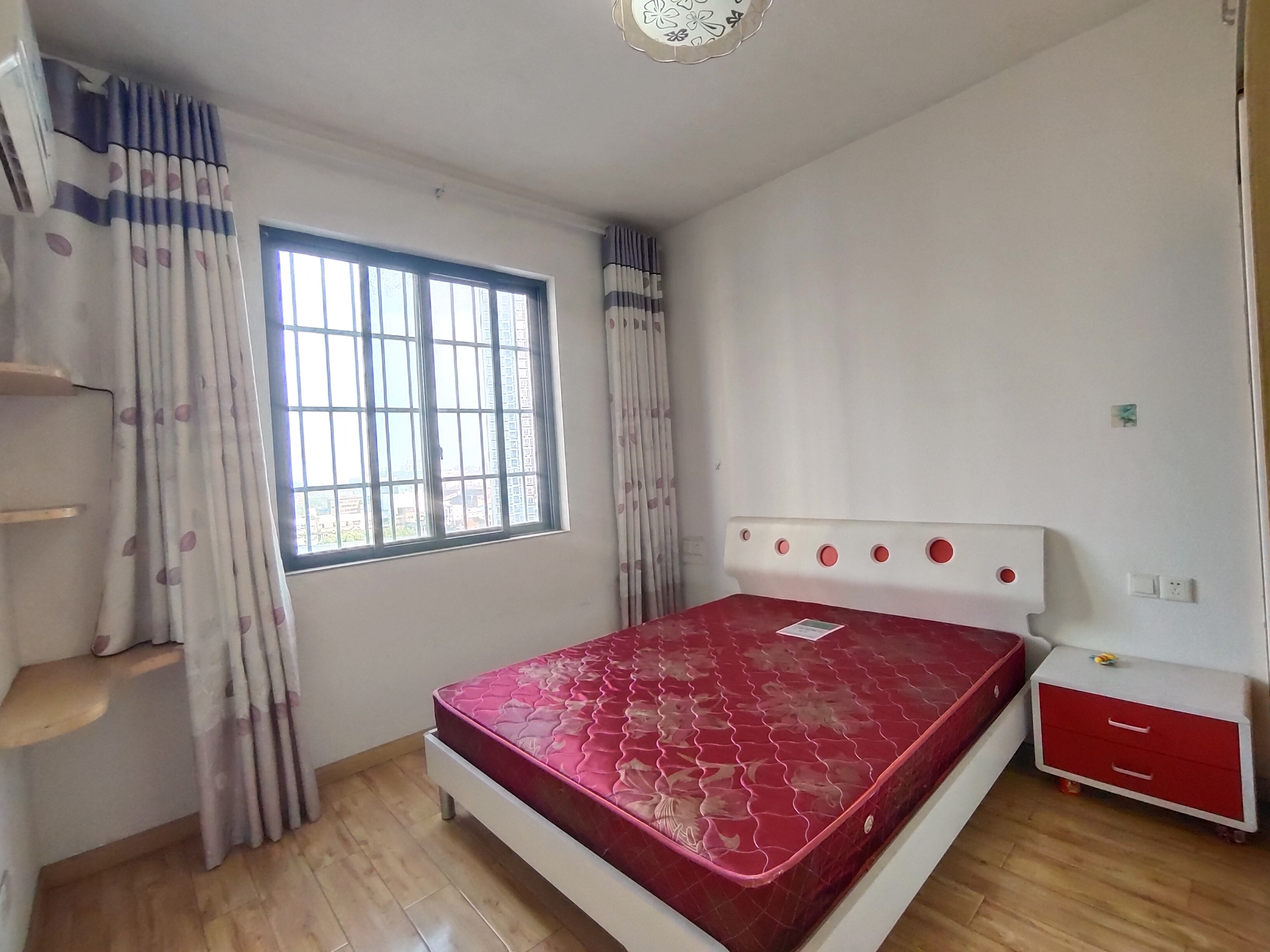 圣华名城建设北路110号 4室2厅2卫 36.8万 圣华名城建设北路110号 4室2厅2卫 36.8万室内图