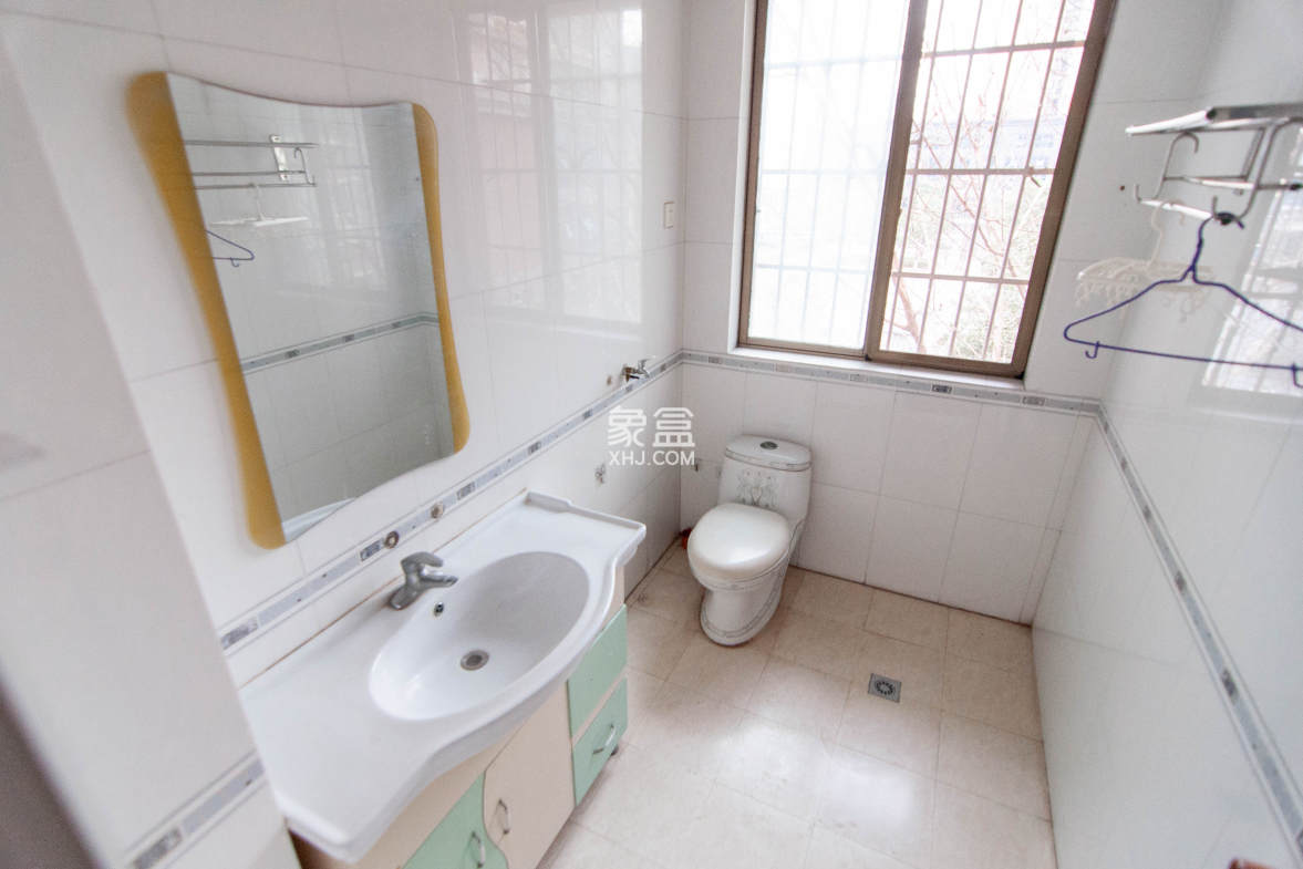 旺佳园 3室2厅2卫 80.0万 旺佳园 3室2厅2卫 80.0万卫生间