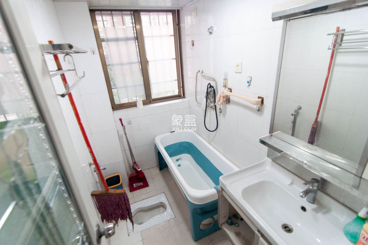 旺佳园 3室2厅2卫 80.0万 旺佳园 3室2厅2卫 80.0万卫生间