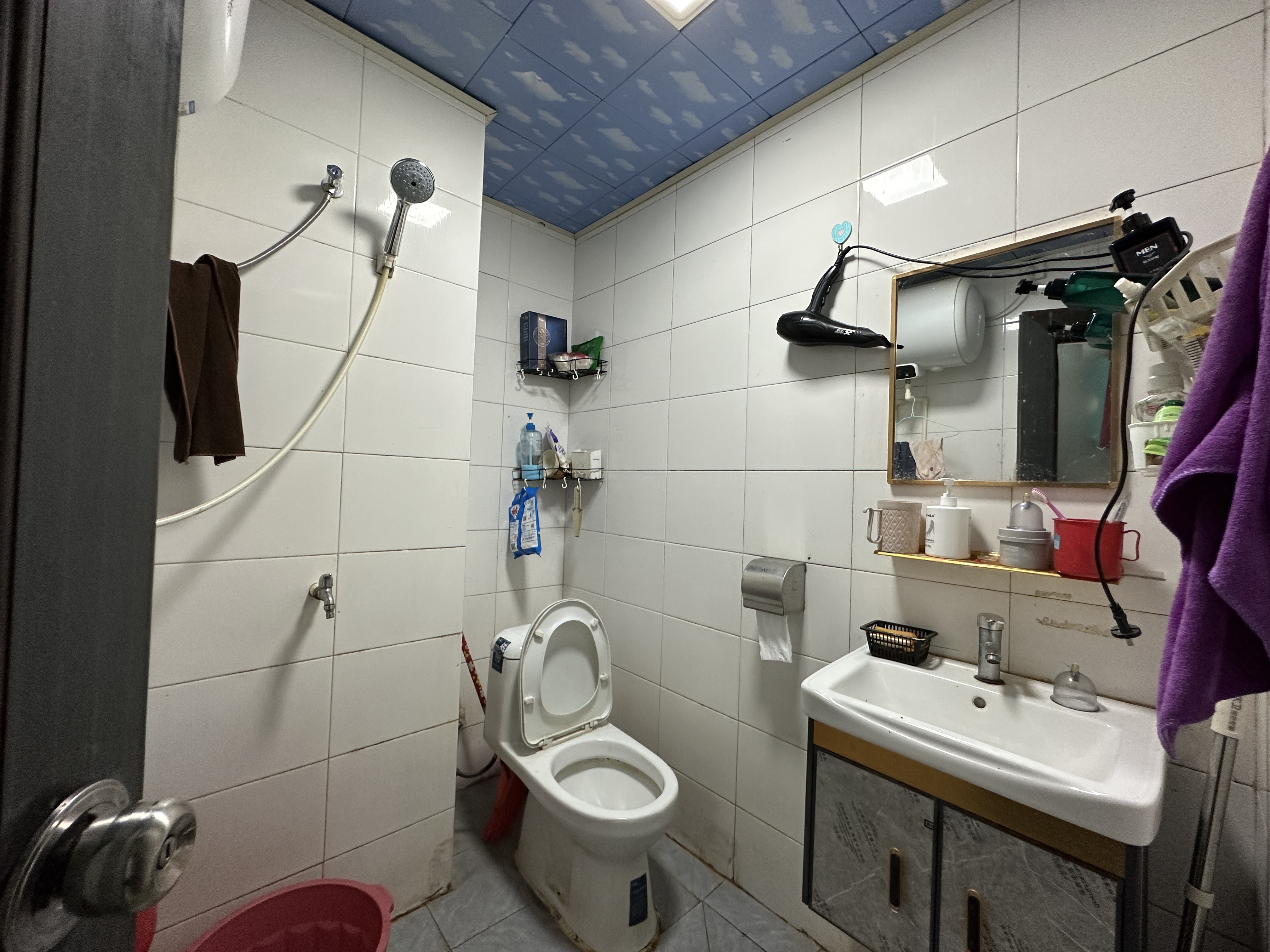 和平城市广场 2室1厅1卫 50.0万 和平城市广场 2室1厅1卫 50.0万卫生间