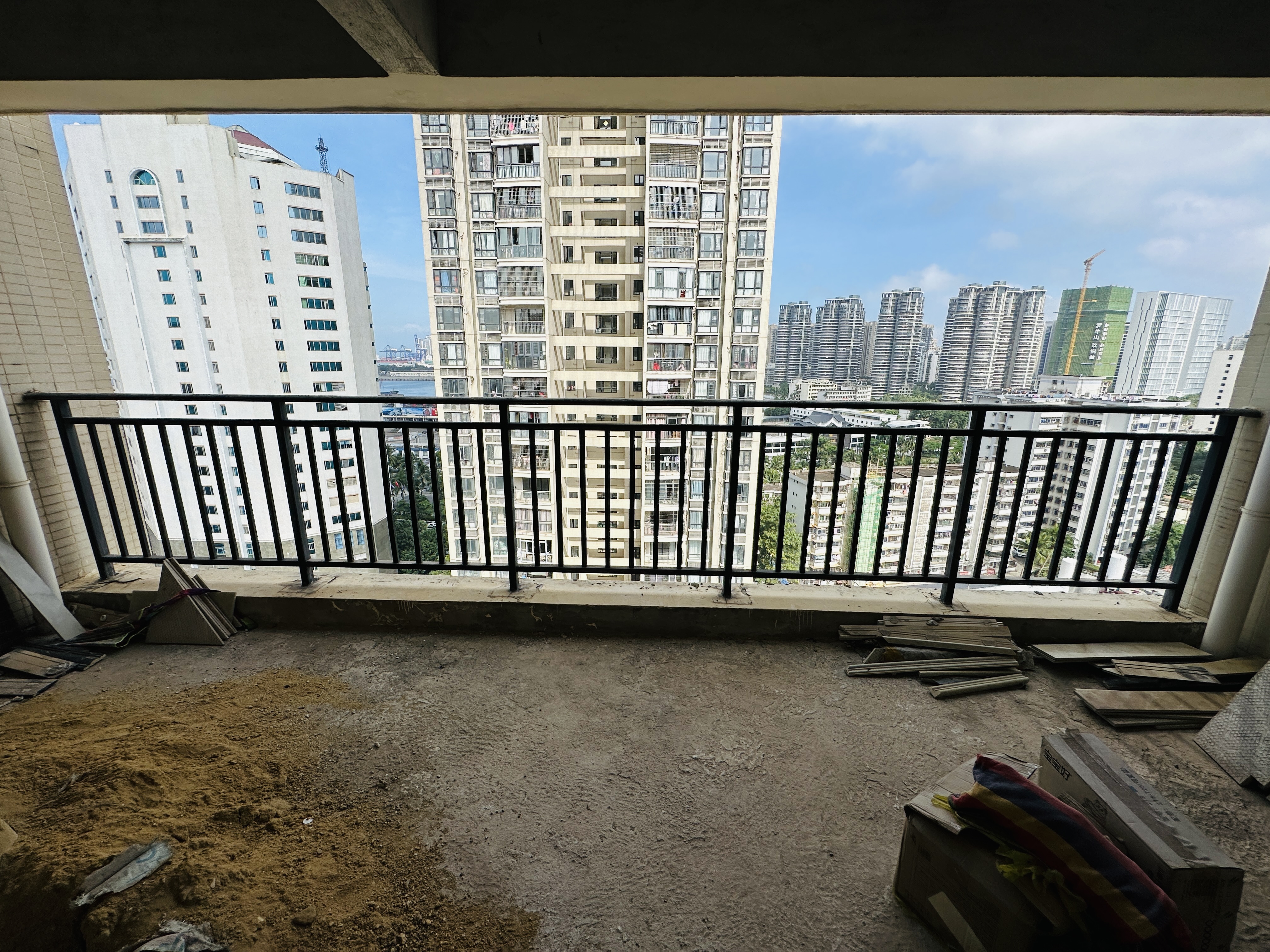 福隆广场 3室2厅2卫 206.0万 福隆广场 3室2厅2卫 206.0万阳台