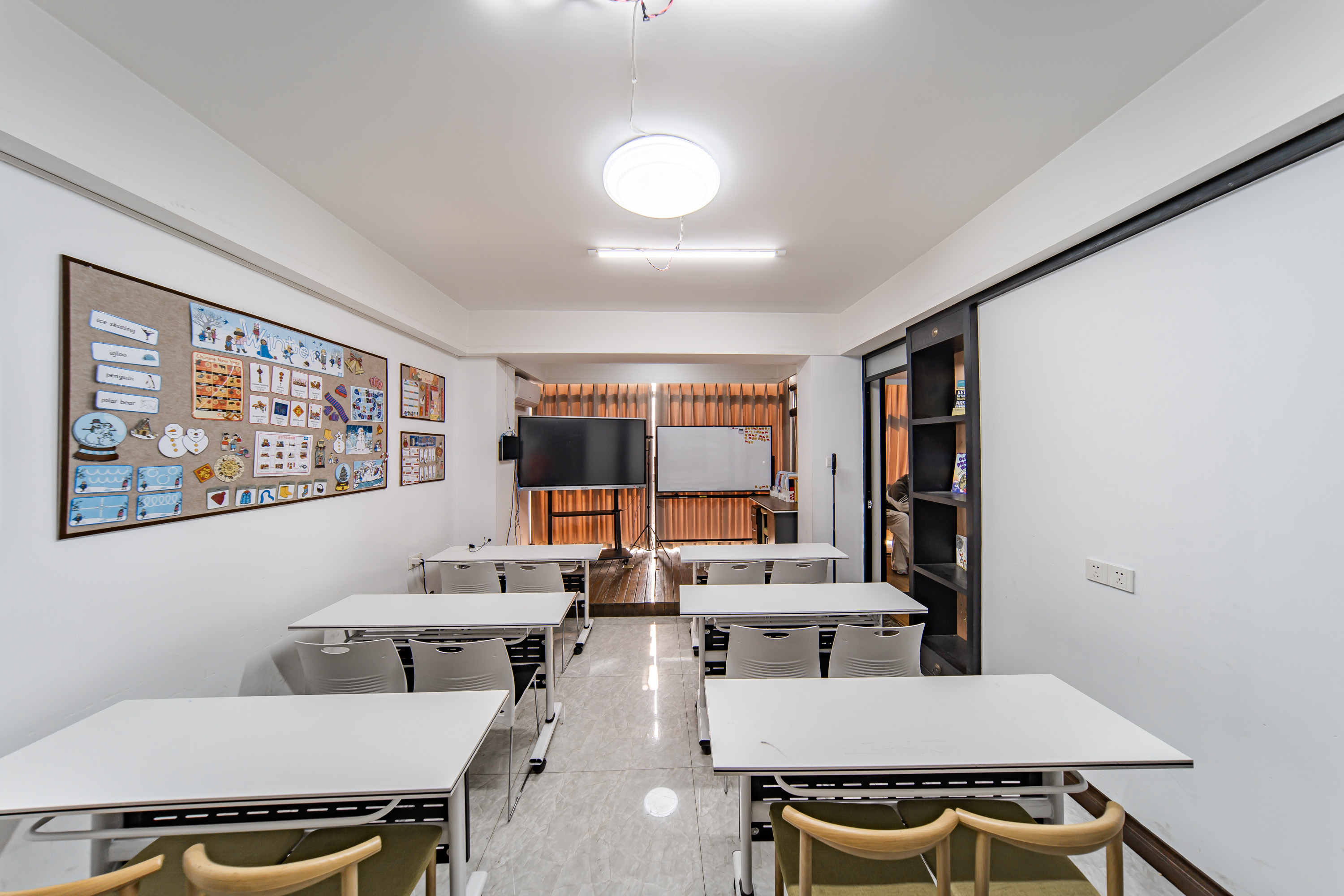 阳光100三期  1室1厅1卫    55.0万 阳光100三期  1室1厅1卫    55.0万