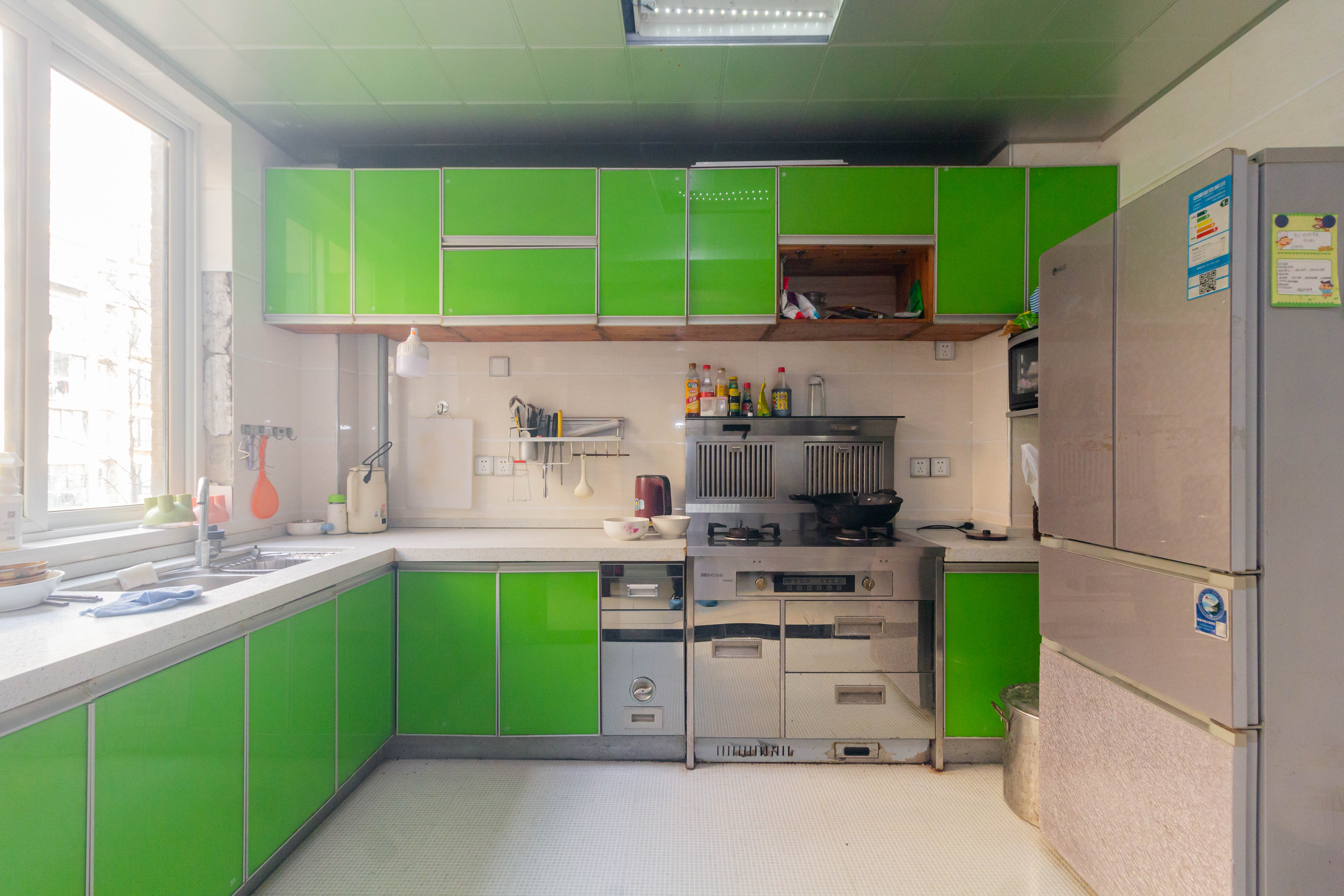 博雅湘水湾 3室2厅2卫 68.0万 博雅湘水湾 3室2厅2卫 68.0万厨房