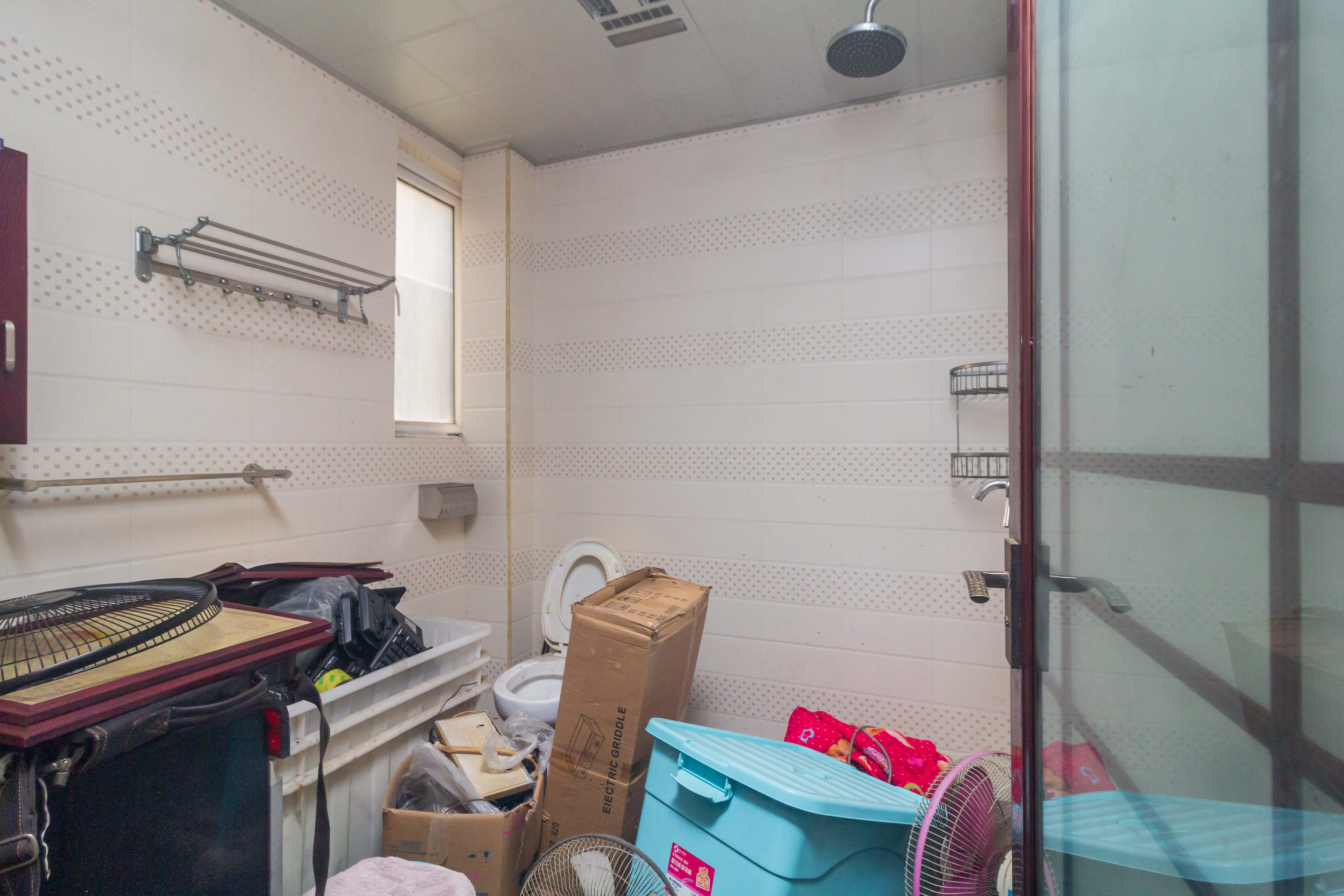 博雅湘水湾 3室2厅2卫 68.0万 博雅湘水湾 3室2厅2卫 68.0万卫生间