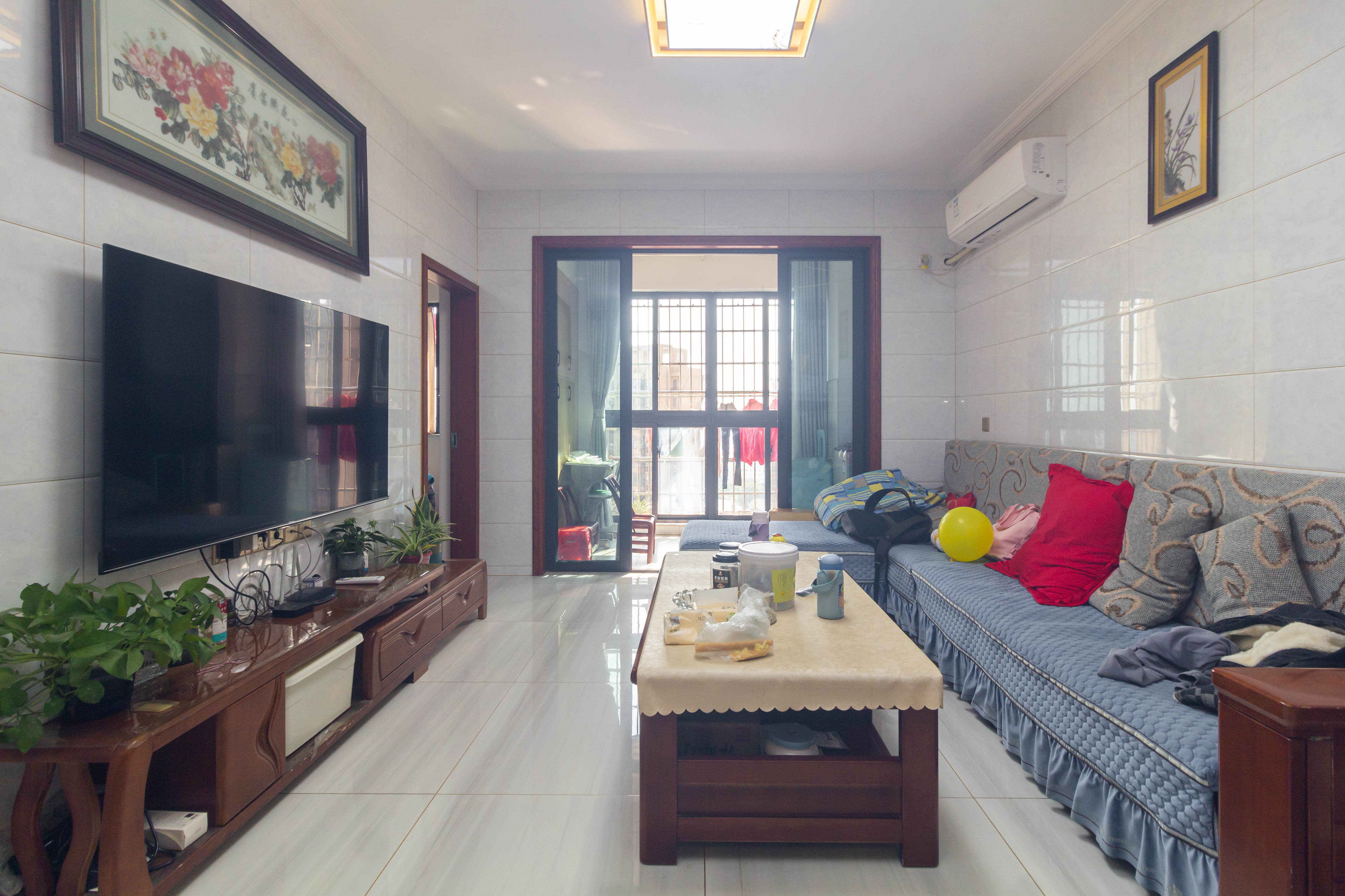 豪庭(江城豪庭) 2室2厅1卫 60.0万 豪庭(江城豪庭) 2室2厅1卫 60.0万客厅