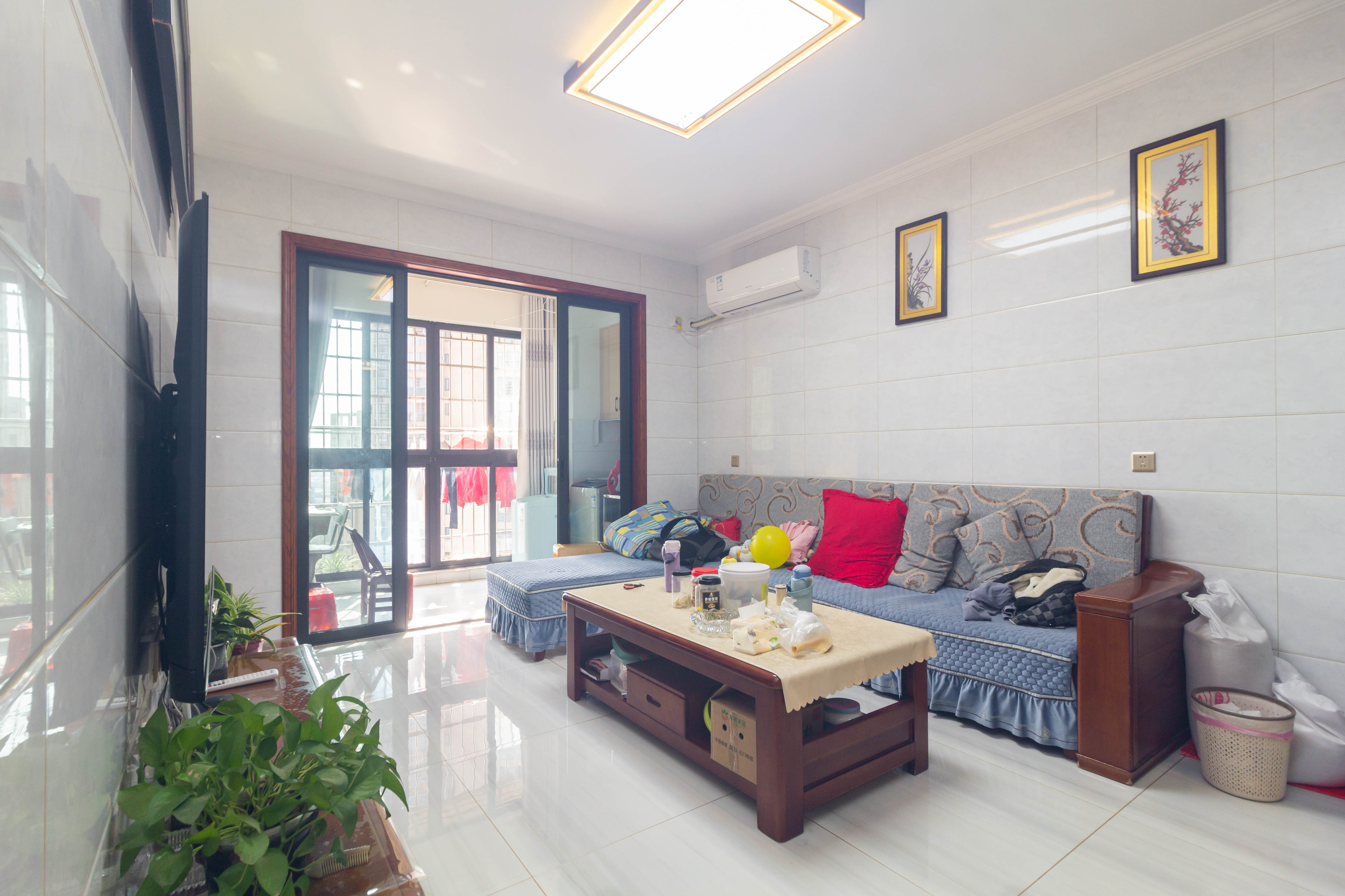 豪庭(江城豪庭) 2室2厅1卫 60.0万 豪庭(江城豪庭) 2室2厅1卫 60.0万客厅