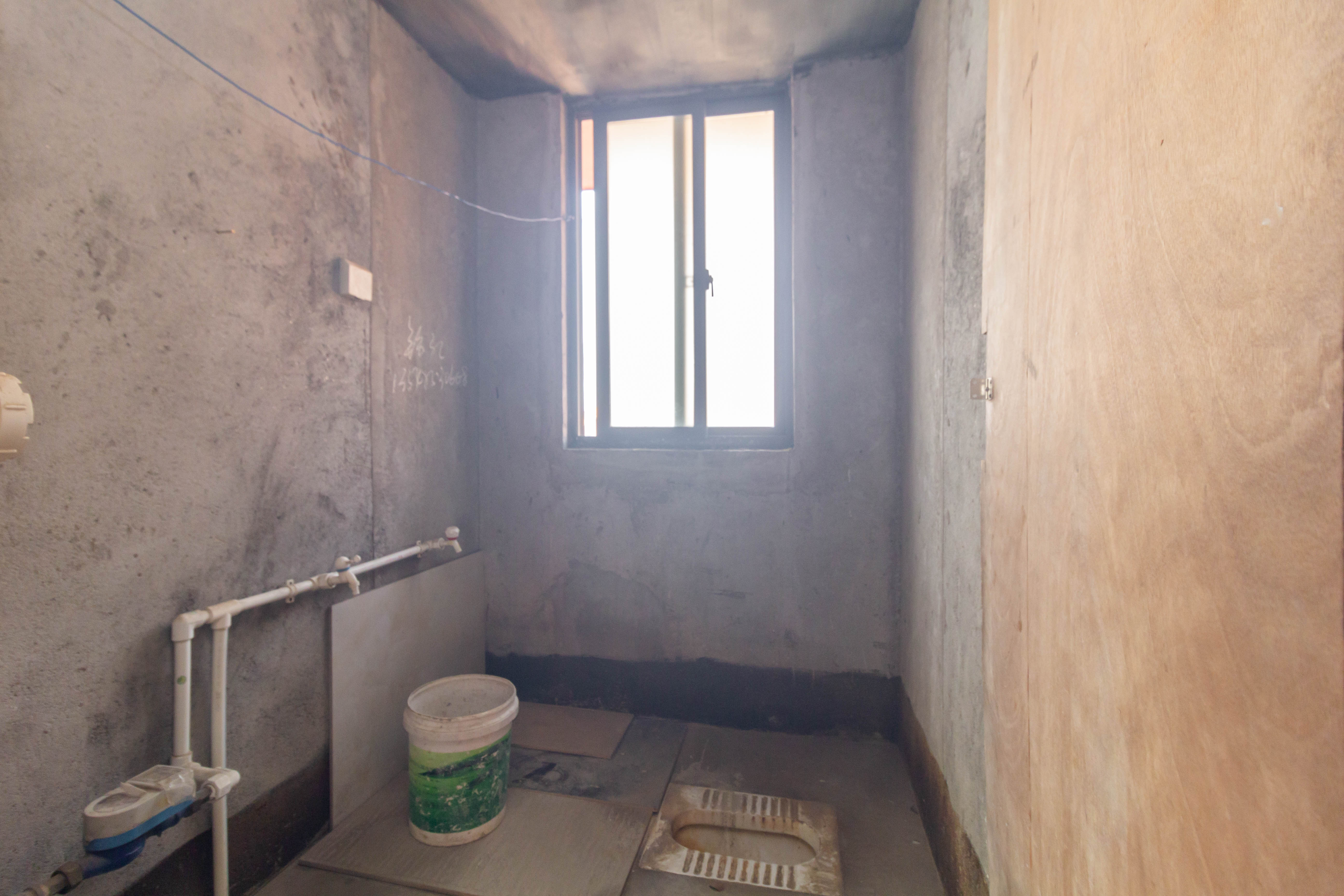 海德公园  4室2厅1卫    78.0万 海德公园  4室2厅1卫    78.0万卫生间