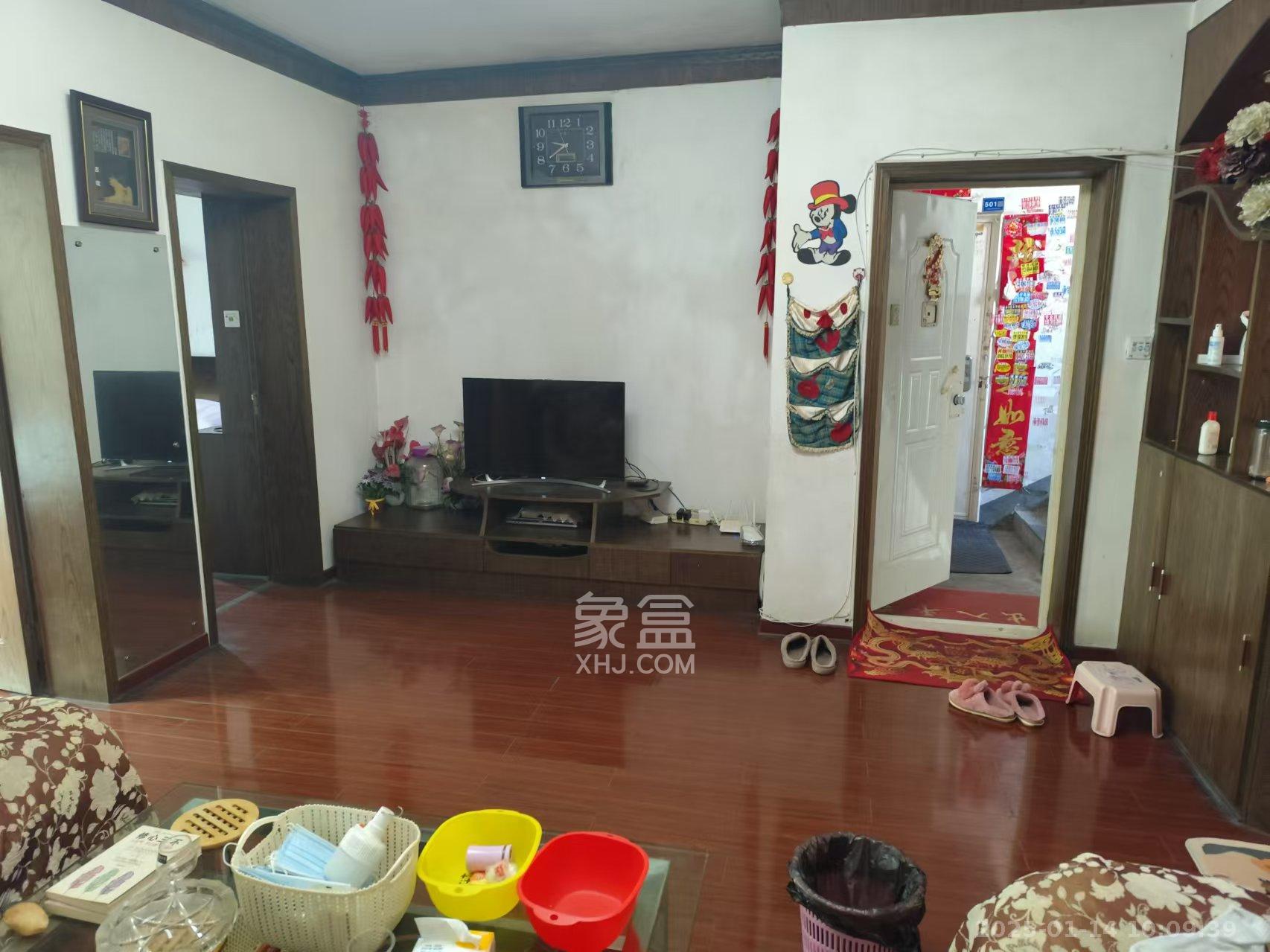 中南汽车世界  1室0厅0卫    1200.0元/月 中南汽车世界  1室0厅0卫    1200.0元/月室内图