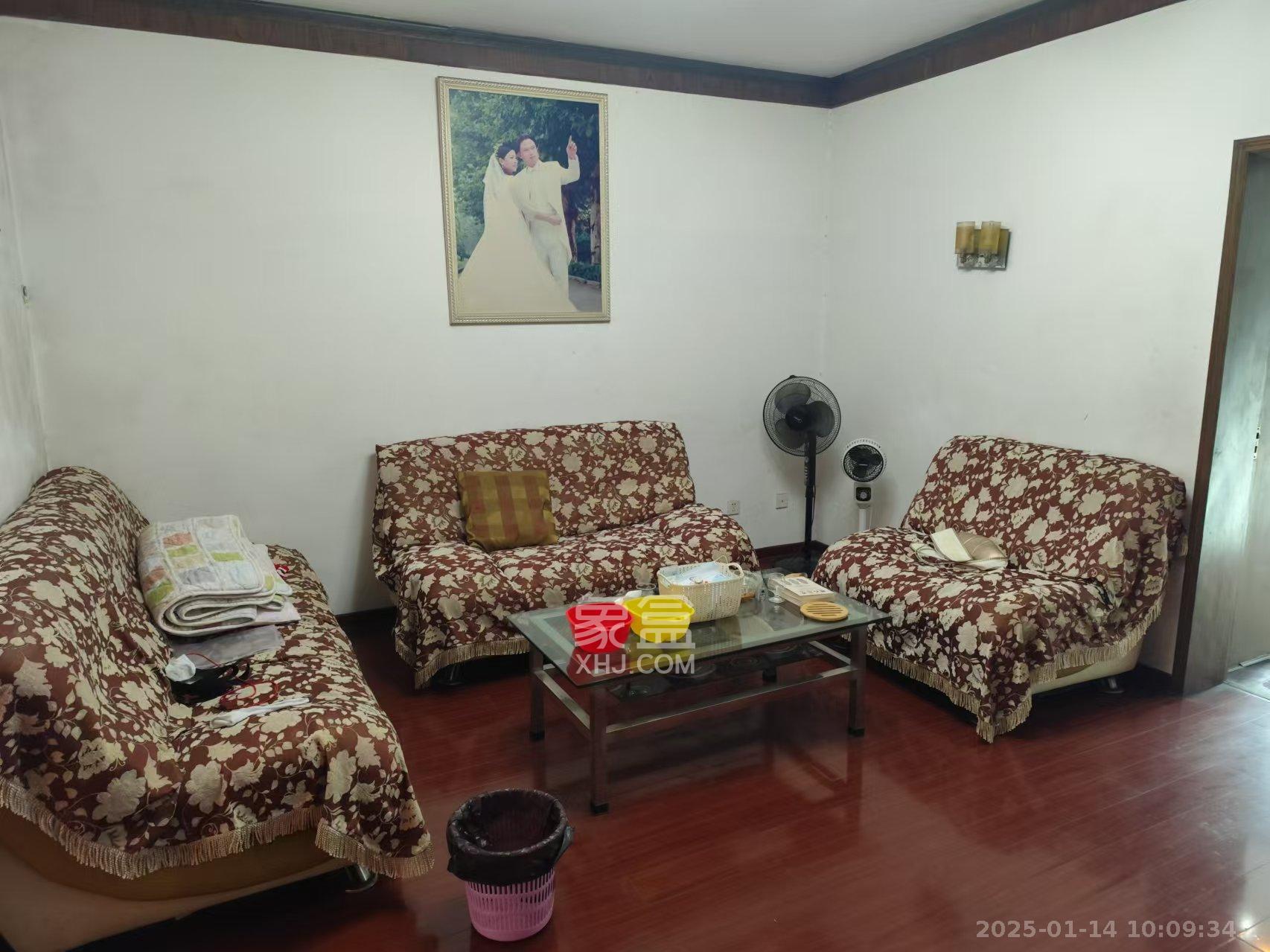 中南汽车世界  1室0厅0卫    1200.0元/月 中南汽车世界  1室0厅0卫    1200.0元/月室内图