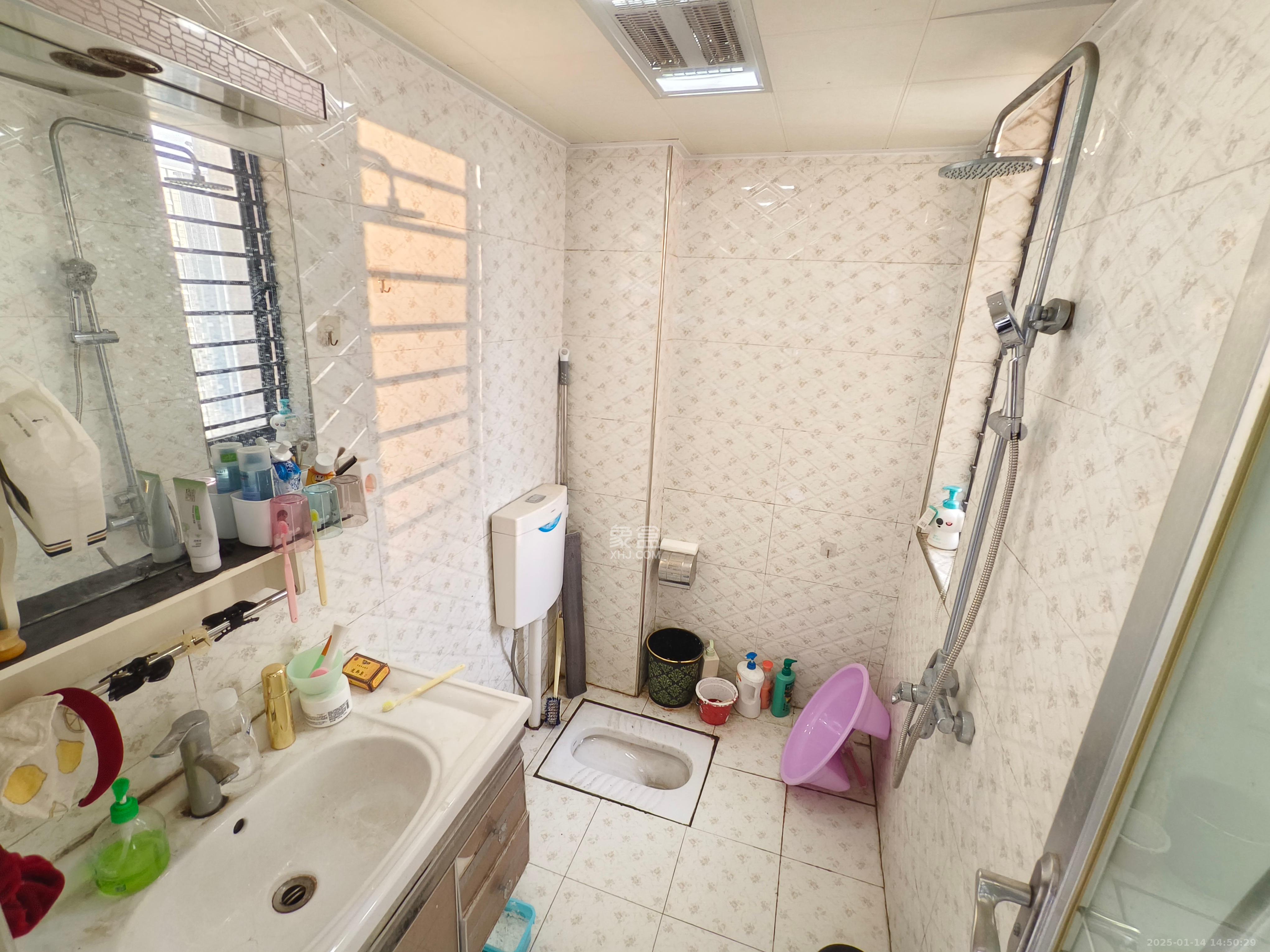 中南红领邦(红星嘉和苑)  3室1厅2卫    2800.0元/月 中南红领邦(红星嘉和苑)  3室1厅2卫    2800.0元/月室内图