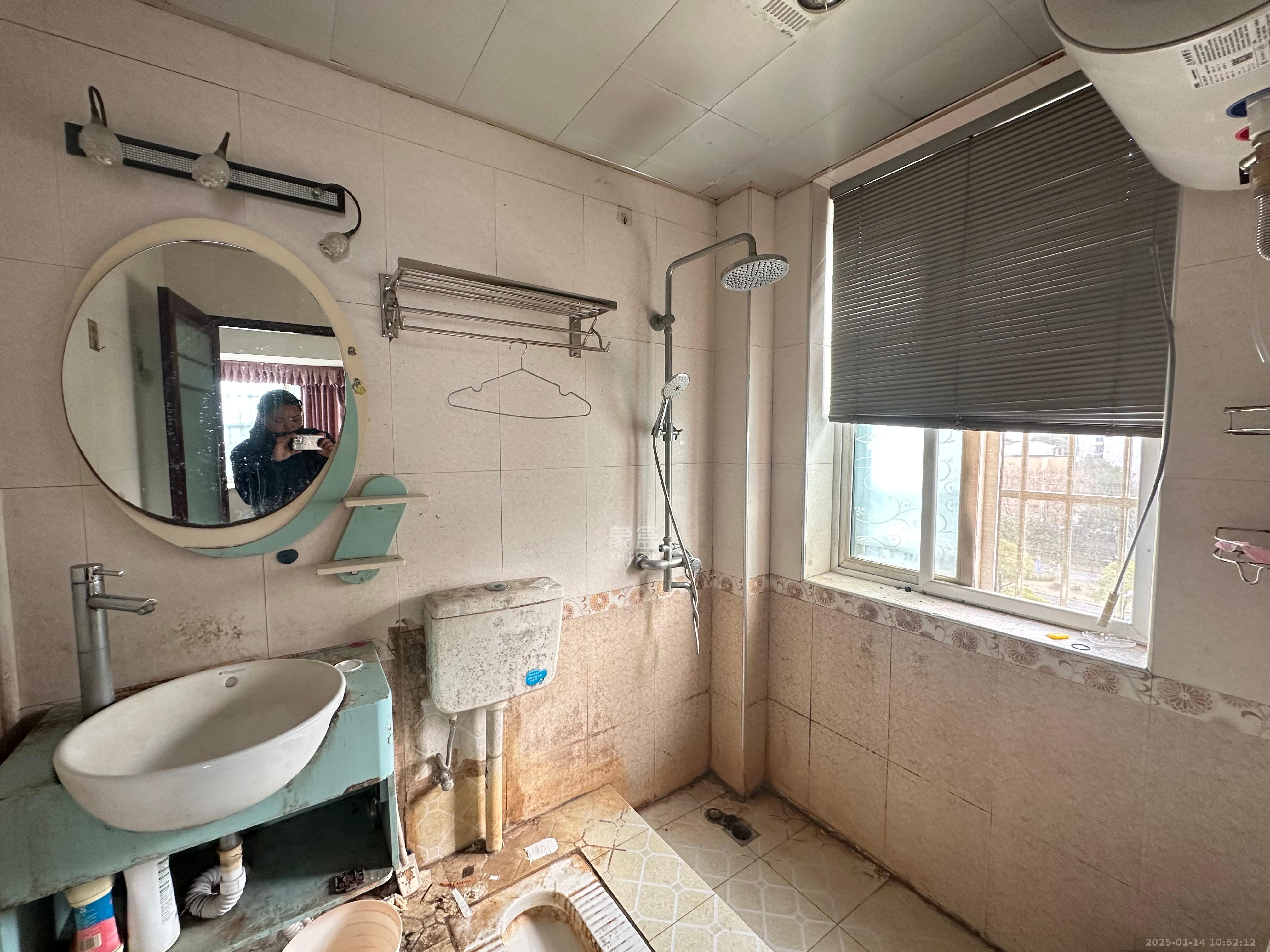 恩瑞麓山名园(龙王港小区) 3室2厅1卫 2500.0元/月 恩瑞麓山名园(龙王港小区) 3室2厅1卫 2500.0元/月室内图