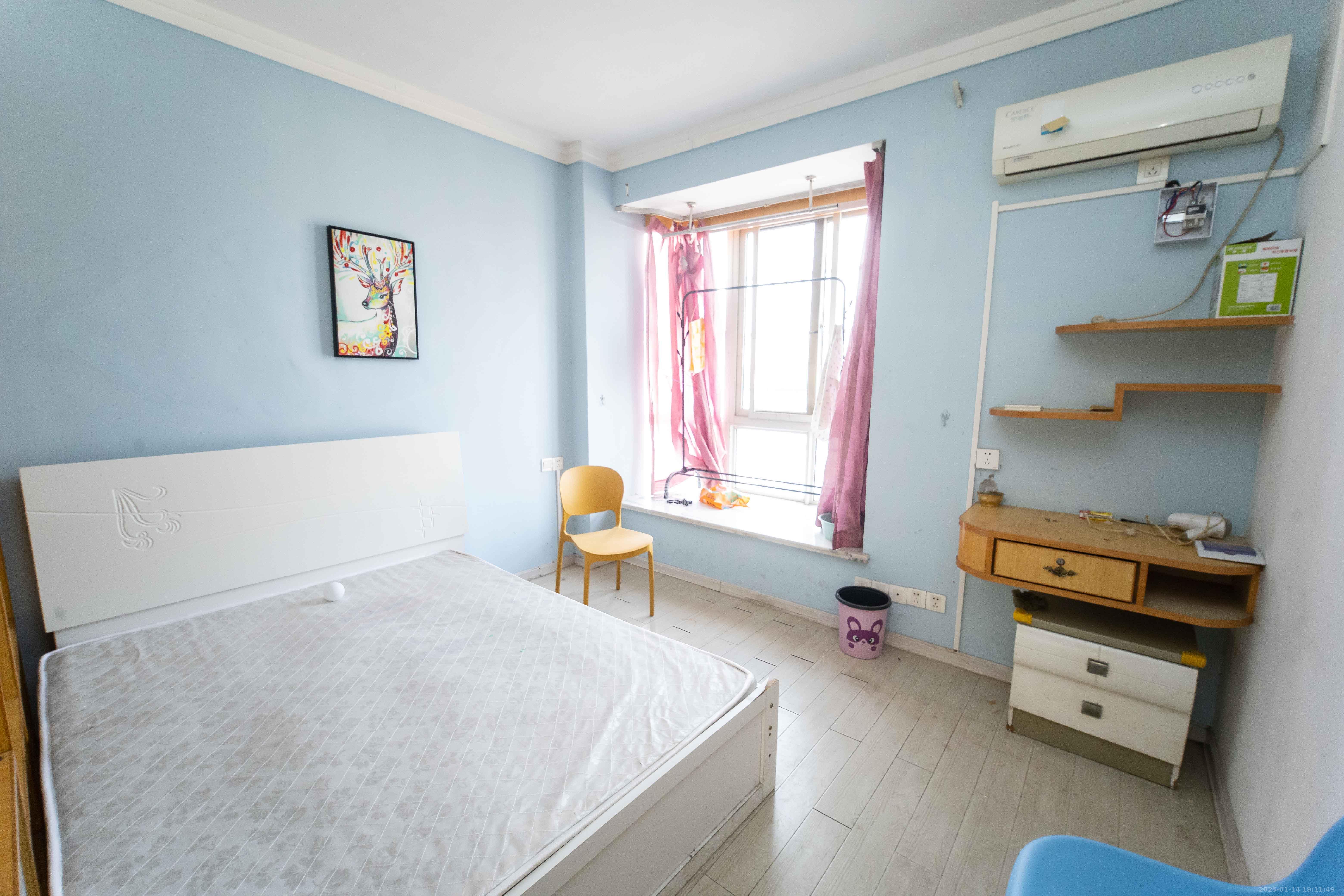 浏阳河畔家园  3室2厅2卫    3200.0元/月 浏阳河畔家园  3室2厅2卫    3200.0元/月室内图