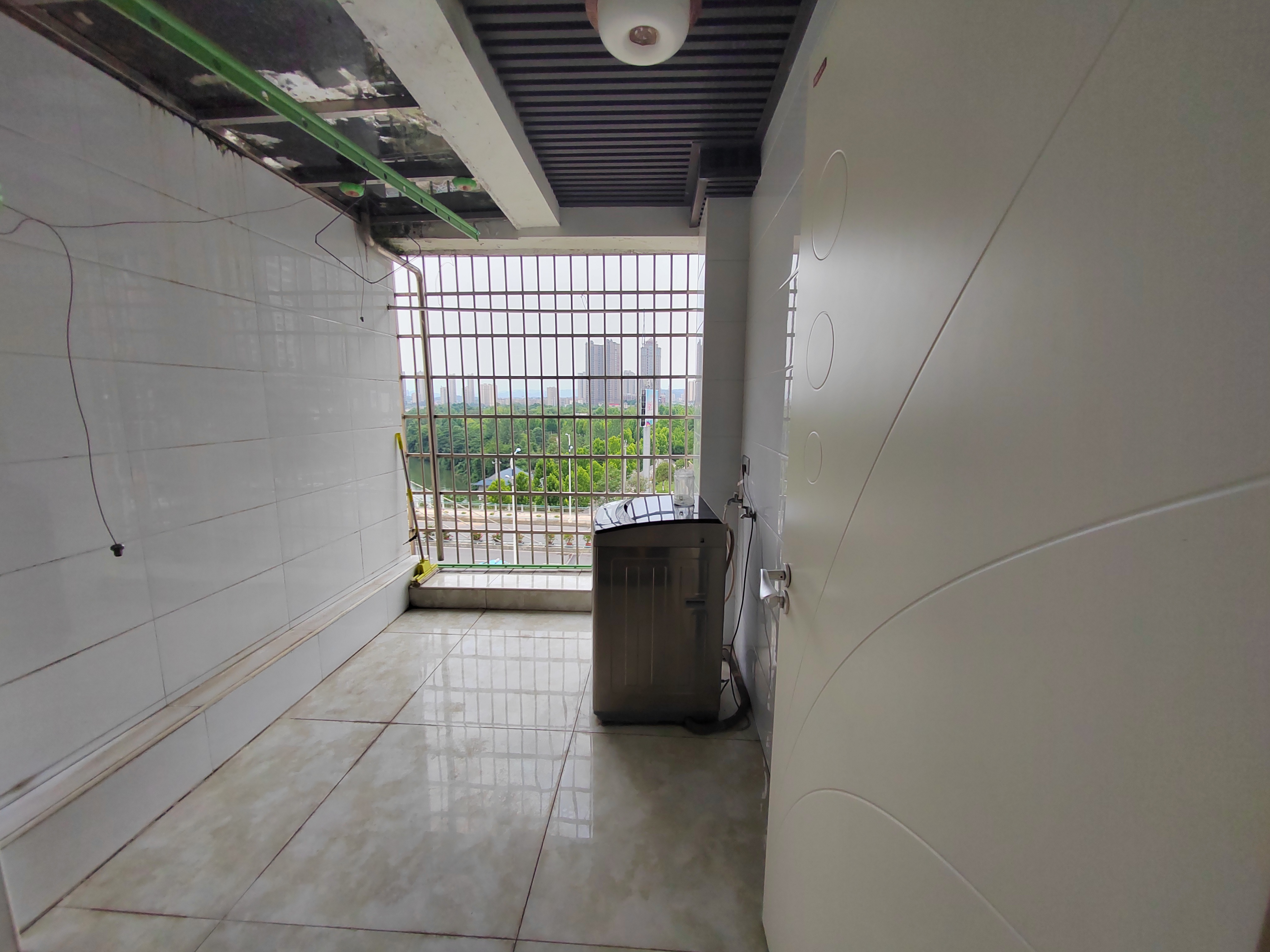 壹号公馆  1室1厅1卫    900.0元/月室内图