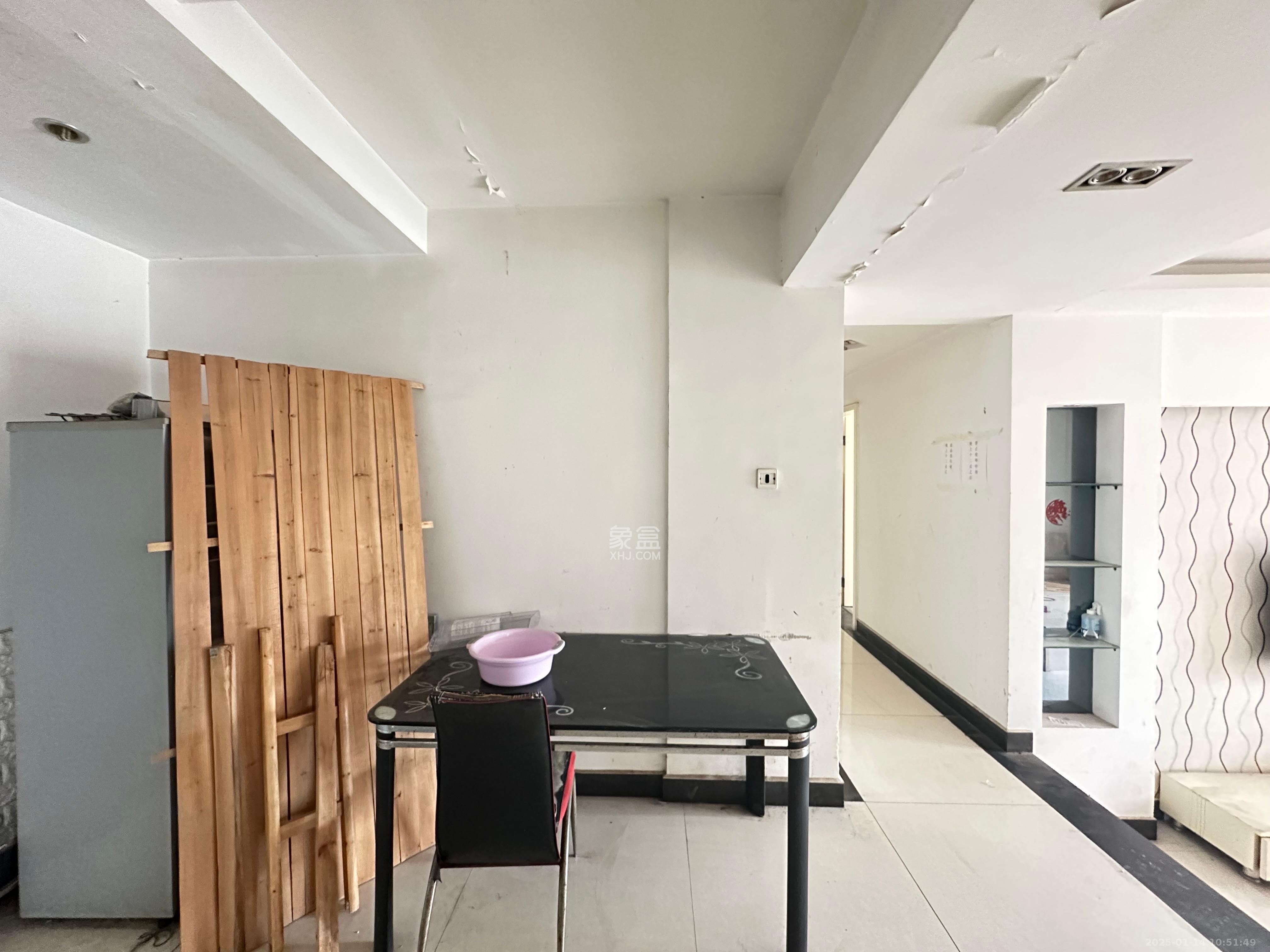 恩瑞麓山名园(龙王港小区) 3室2厅1卫 2500.0元/月 恩瑞麓山名园(龙王港小区) 3室2厅1卫 2500.0元/月室内图