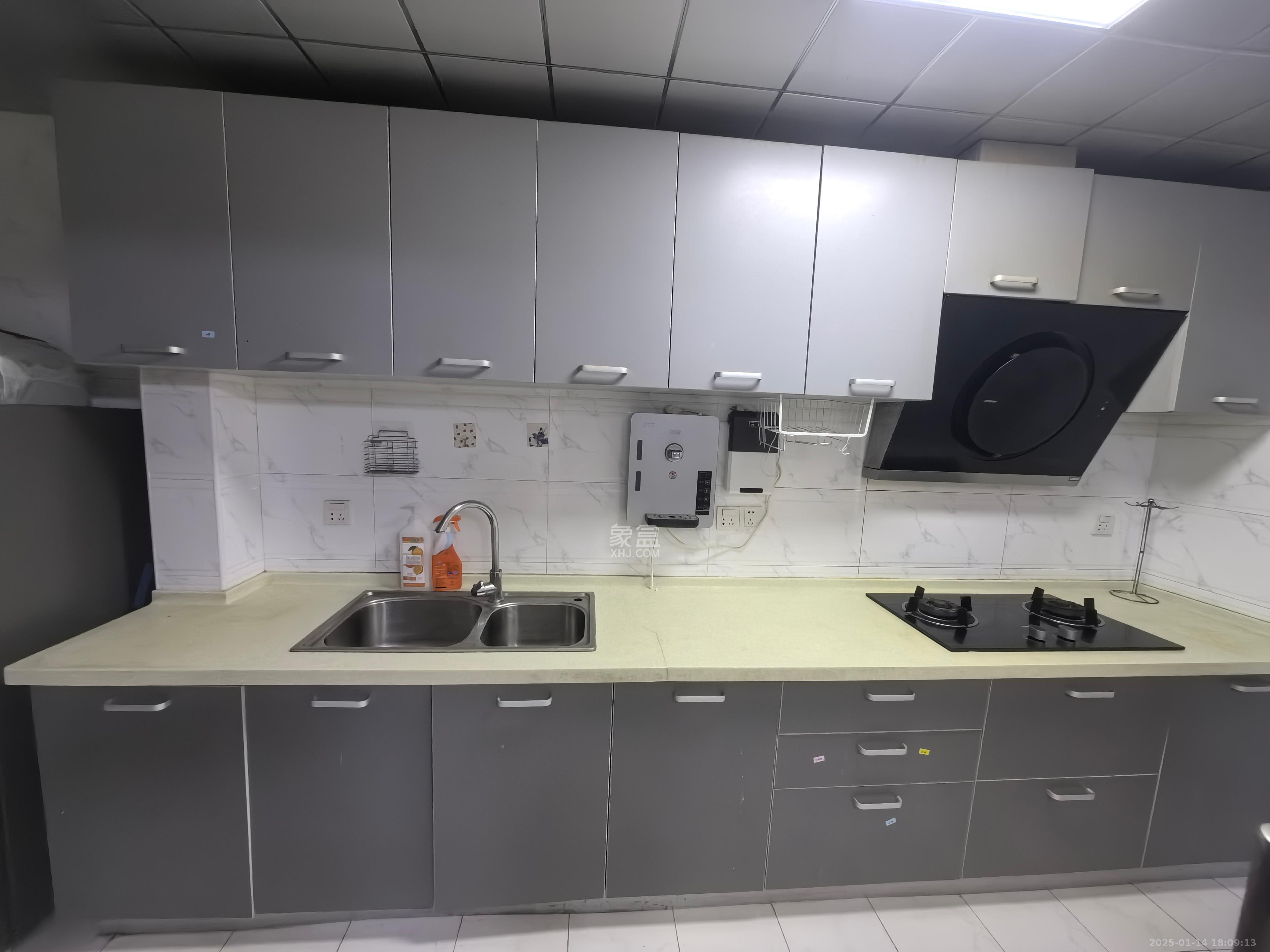 中海梅溪湖壹号  3室2厅1卫    2400.0元/月 中海梅溪湖壹号  3室2厅1卫    2400.0元/月室内图