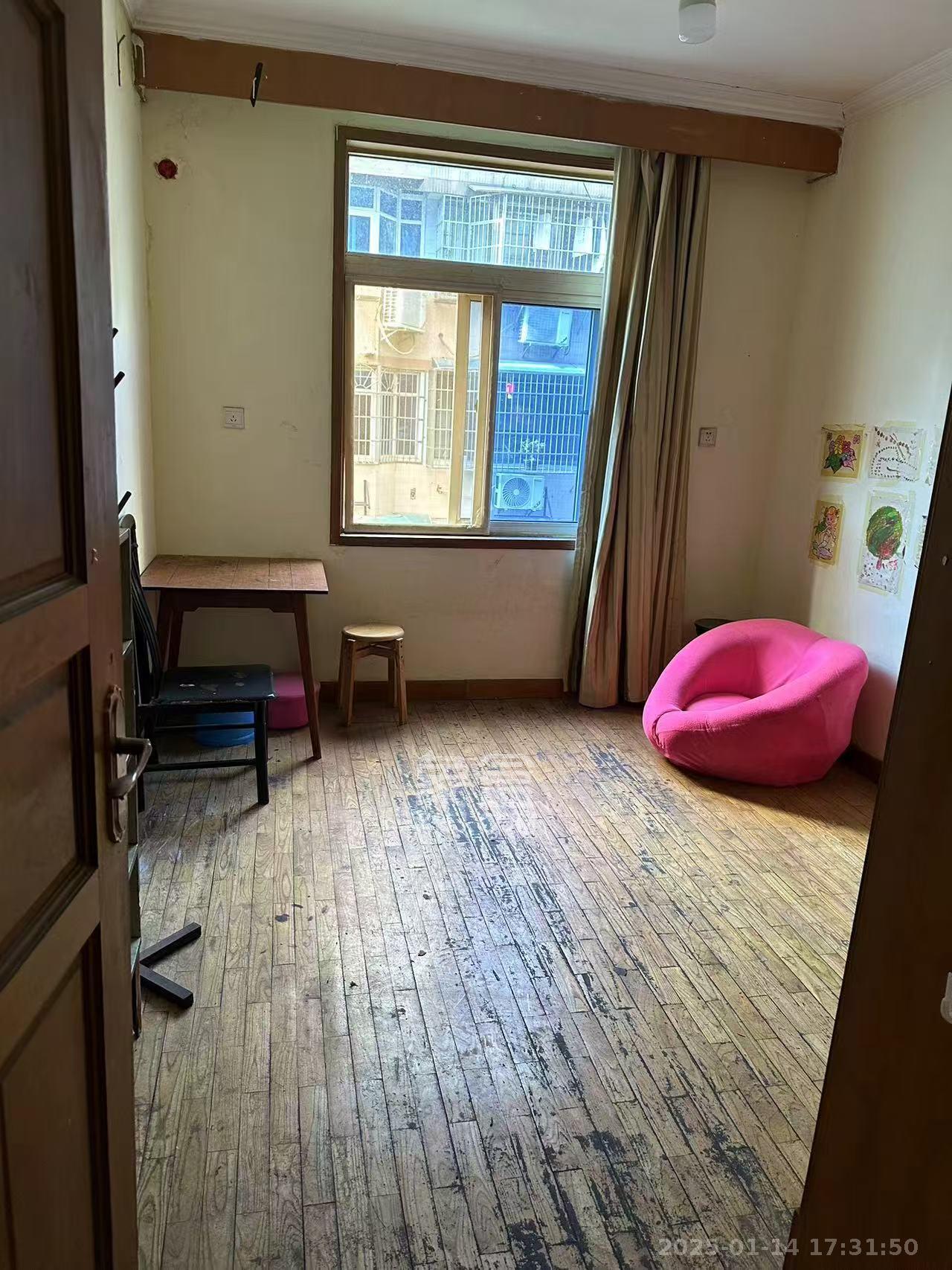 平和堂生活小区  3室2厅2卫    1800.0元/月室内图