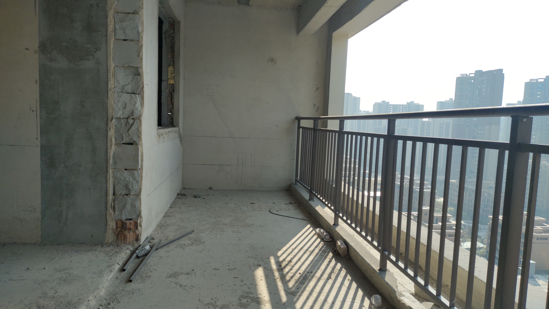 中甸.龙雲台  3室2厅2卫    78.8万 中甸.龙雲台  3室2厅2卫    78.8万阳台