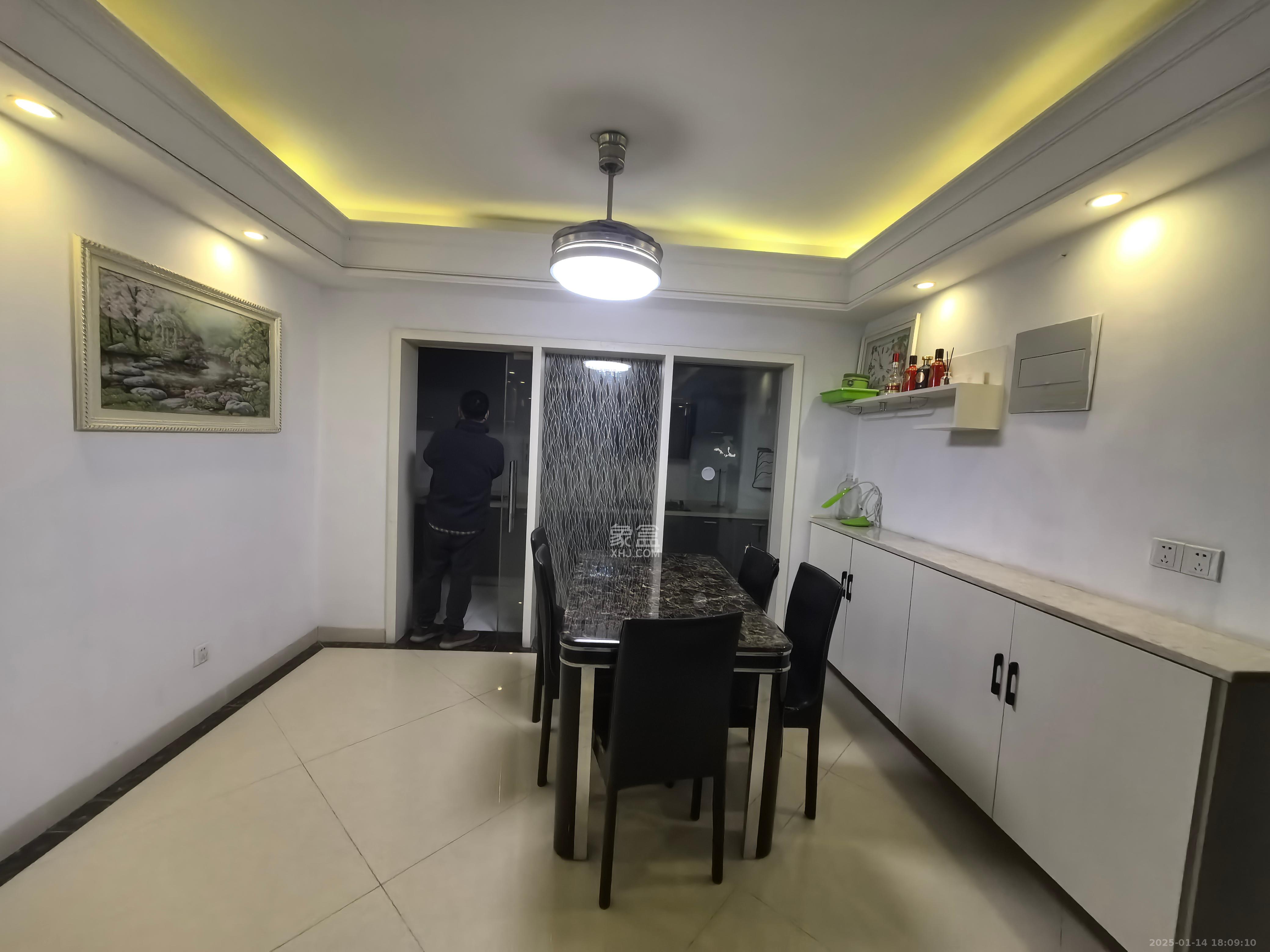 中海梅溪湖壹号  3室2厅1卫    2400.0元/月 中海梅溪湖壹号  3室2厅1卫    2400.0元/月室内图