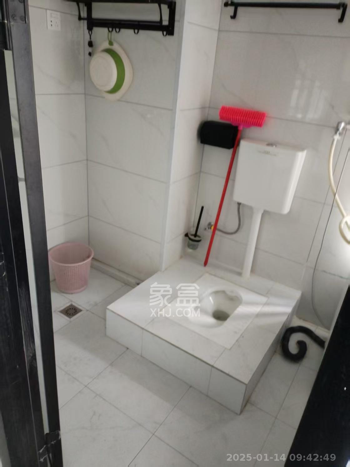 梅溪湖家居建材城 2室1厅1卫 2600.0元/月 梅溪湖家居建材城 2室1厅1卫 2600.0元/月室内图