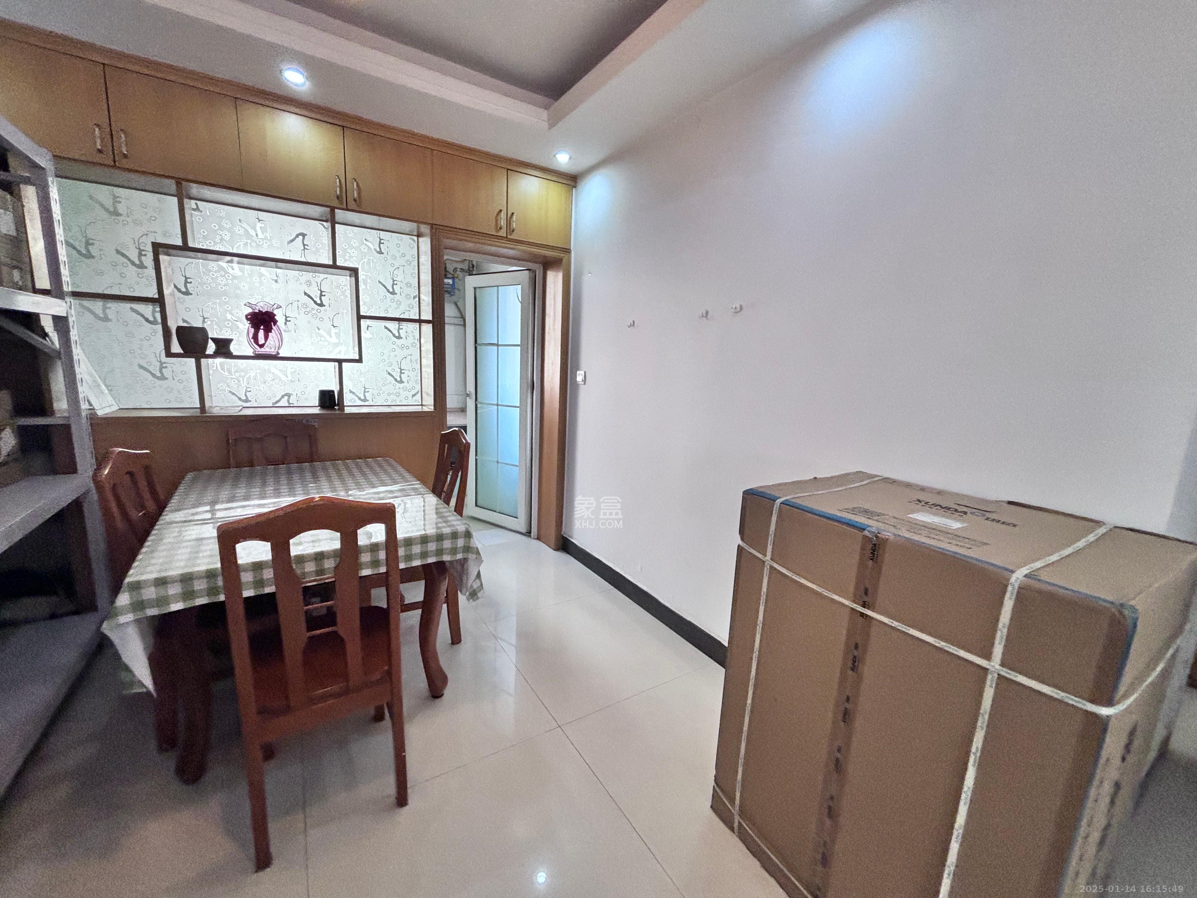 晶华美地  3室2厅2卫   2300.00元/月室内图