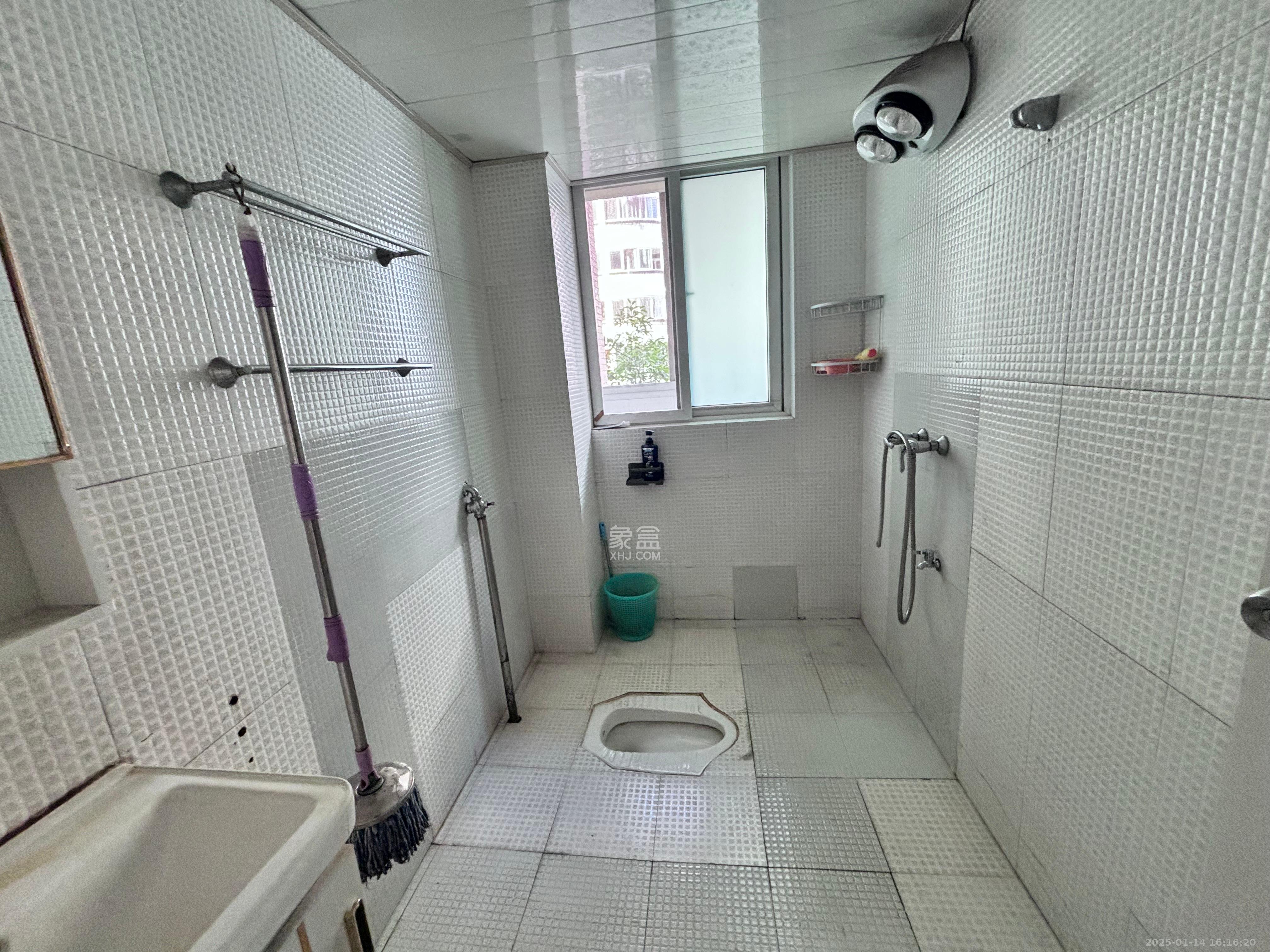 晶华美地  3室2厅2卫   2300.00元/月室内图