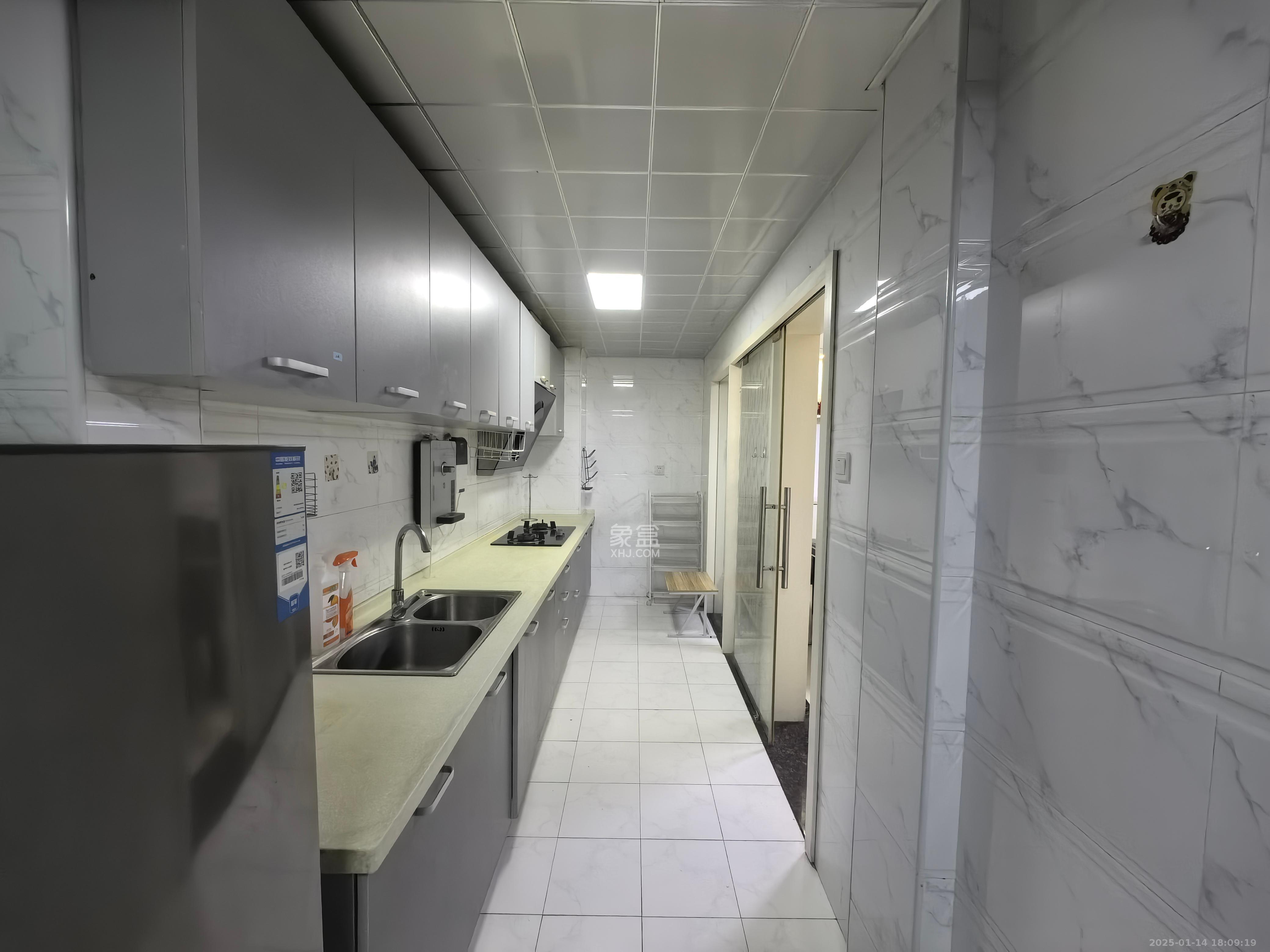 中海梅溪湖壹号  3室2厅1卫    2400.0元/月 中海梅溪湖壹号  3室2厅1卫    2400.0元/月室内图