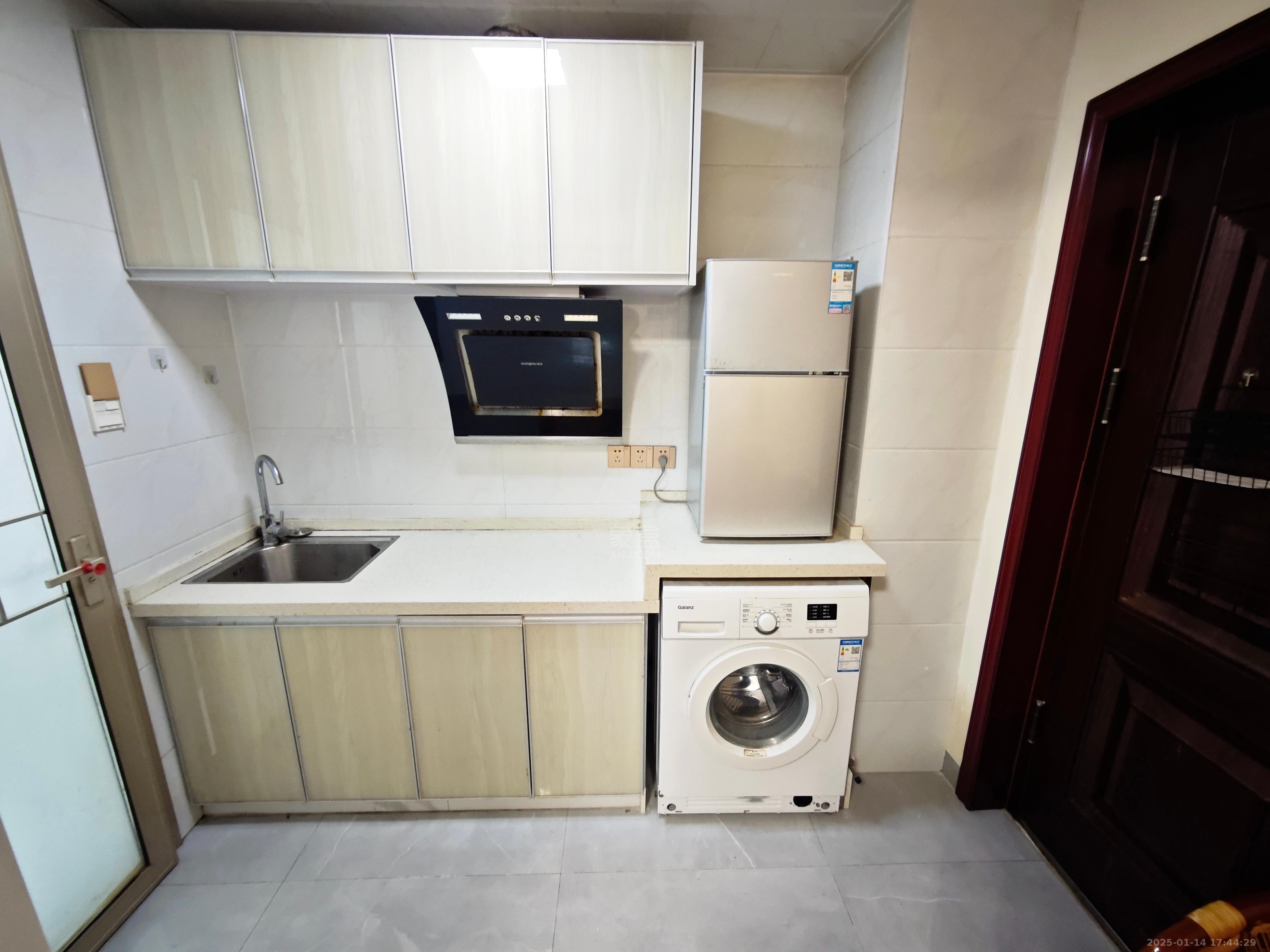 文艺复兴(未来城) 1室1厅1卫 1000.0元/月 文艺复兴(未来城) 1室1厅1卫 1000.0元/月室内图