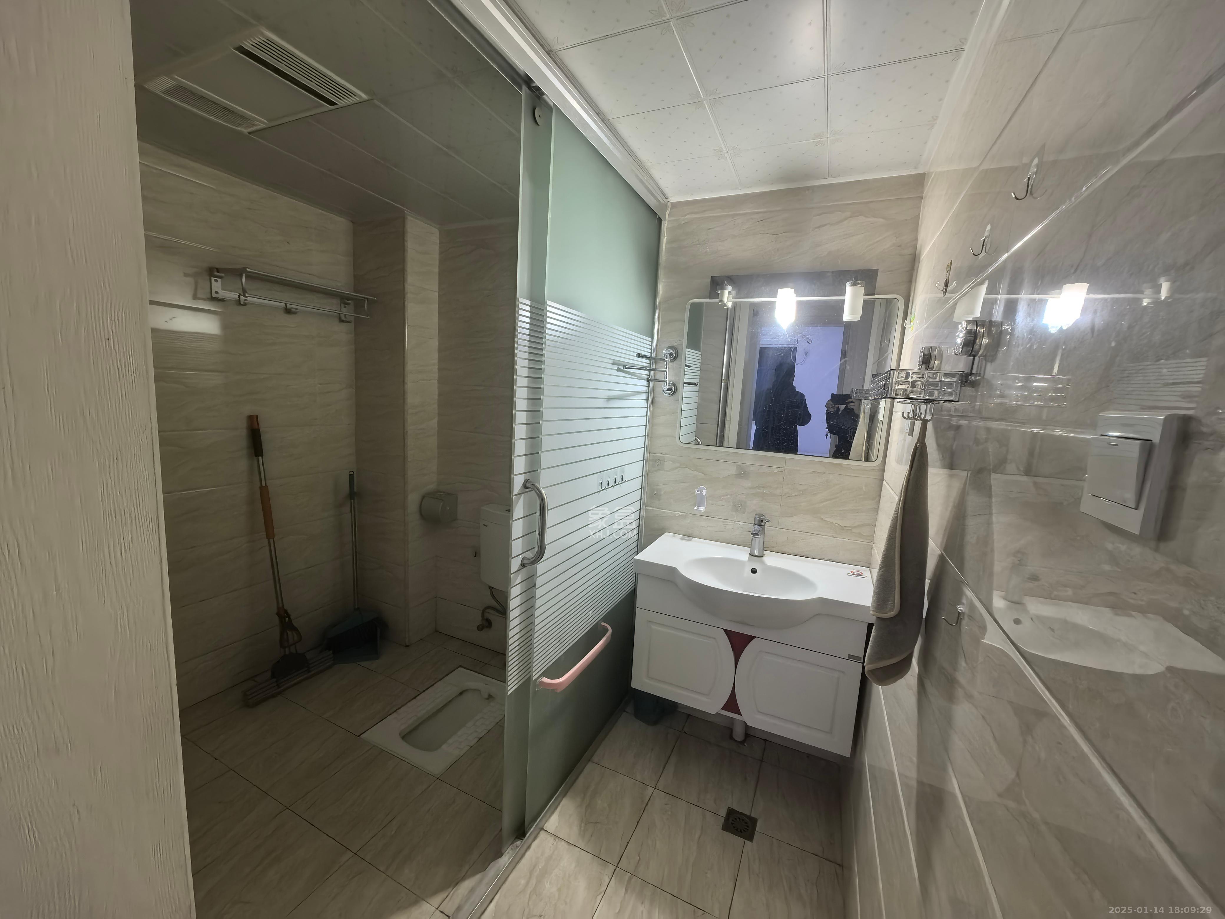 中海梅溪湖壹号  3室2厅1卫    2400.0元/月 中海梅溪湖壹号  3室2厅1卫    2400.0元/月室内图