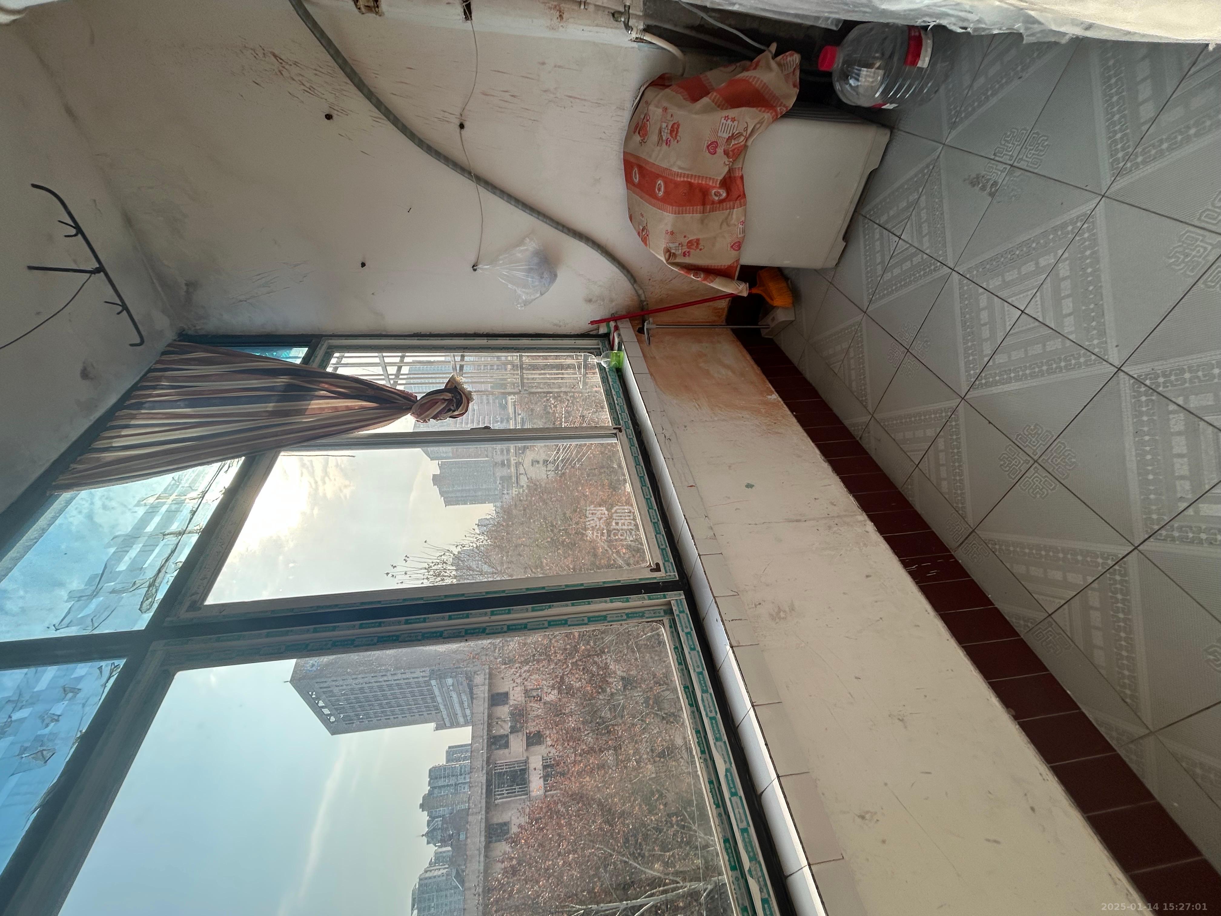 红旗区四片  1室1厅1卫    1000.0元/月 红旗区四片  1室1厅1卫    1000.0元/月室内图