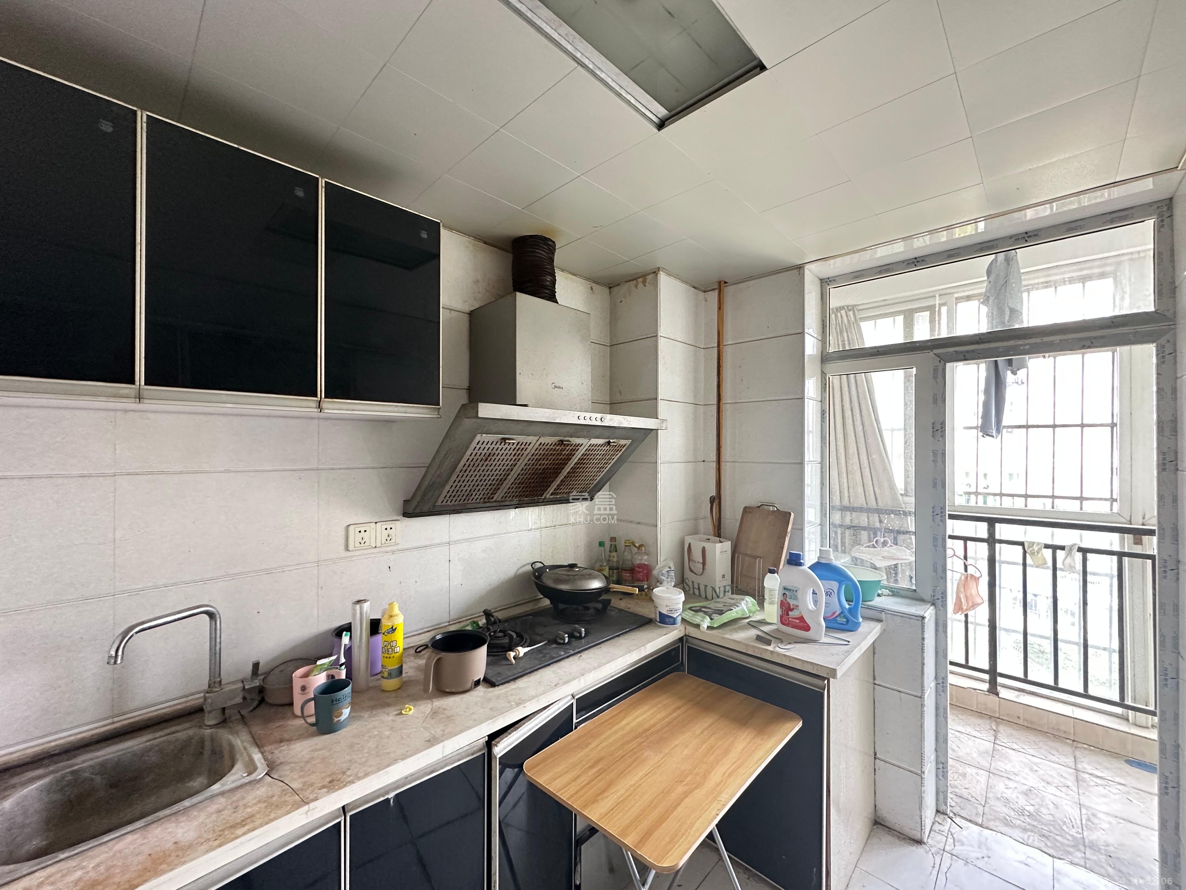 恩瑞麓山名园(龙王港小区) 3室2厅1卫 2500.0元/月 恩瑞麓山名园(龙王港小区) 3室2厅1卫 2500.0元/月室内图