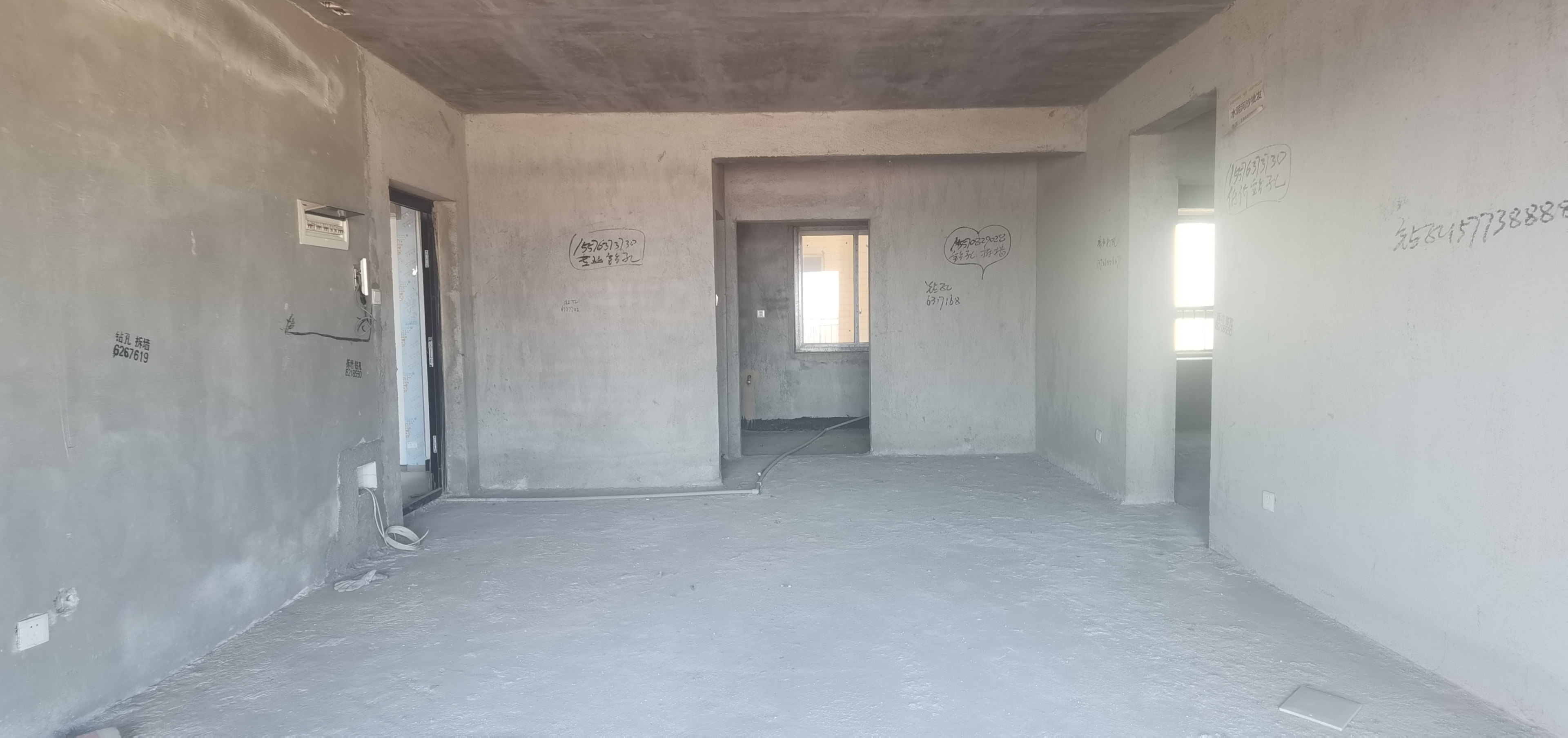 一六九.星城 3室2厅2卫 39.8万 一六九.星城 3室2厅2卫 39.8万客厅