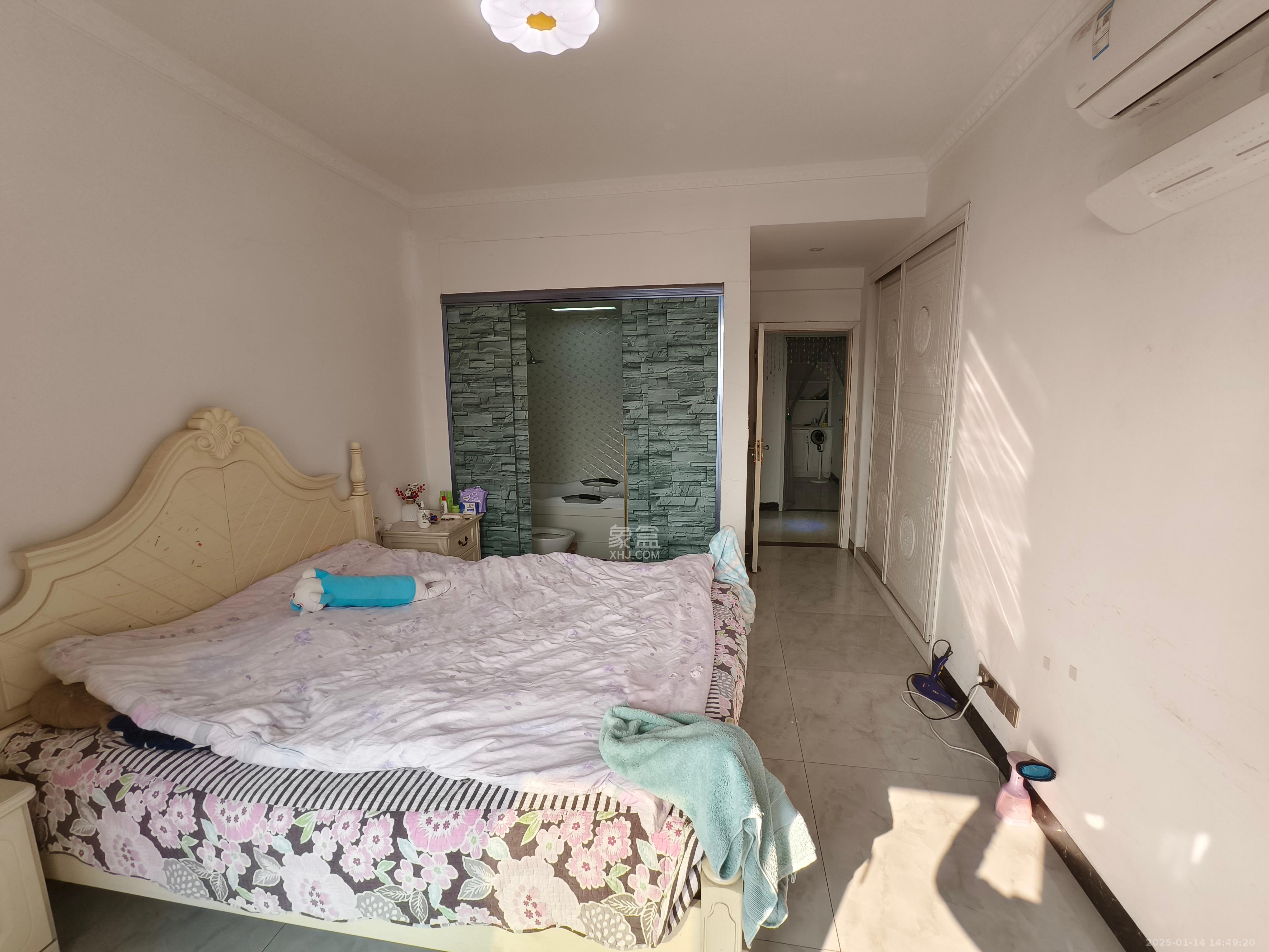 中南红领邦(红星嘉和苑)  3室1厅2卫    2800.0元/月 中南红领邦(红星嘉和苑)  3室1厅2卫    2800.0元/月室内图