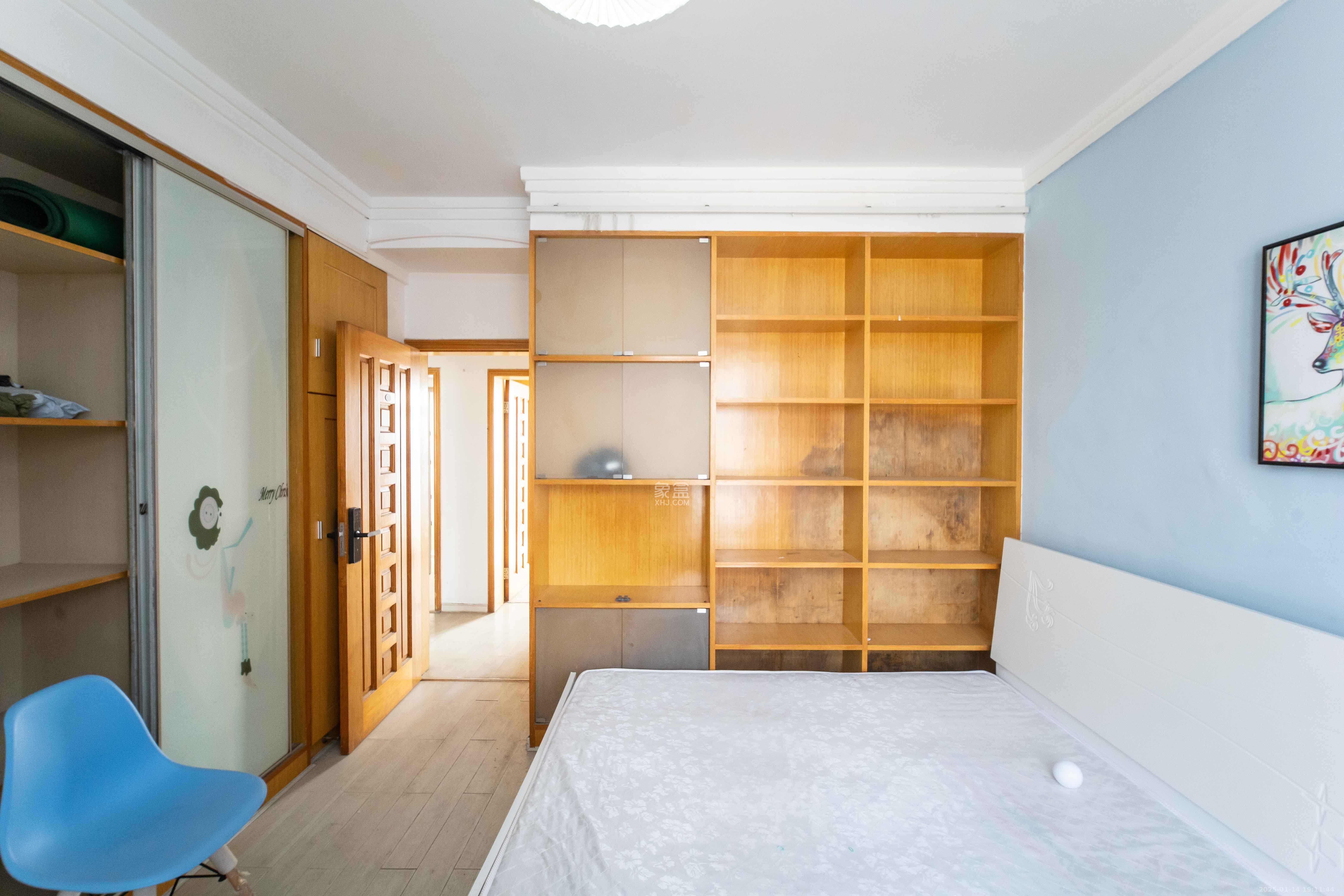 浏阳河畔家园  3室2厅2卫    3200.0元/月 浏阳河畔家园  3室2厅2卫    3200.0元/月室内图