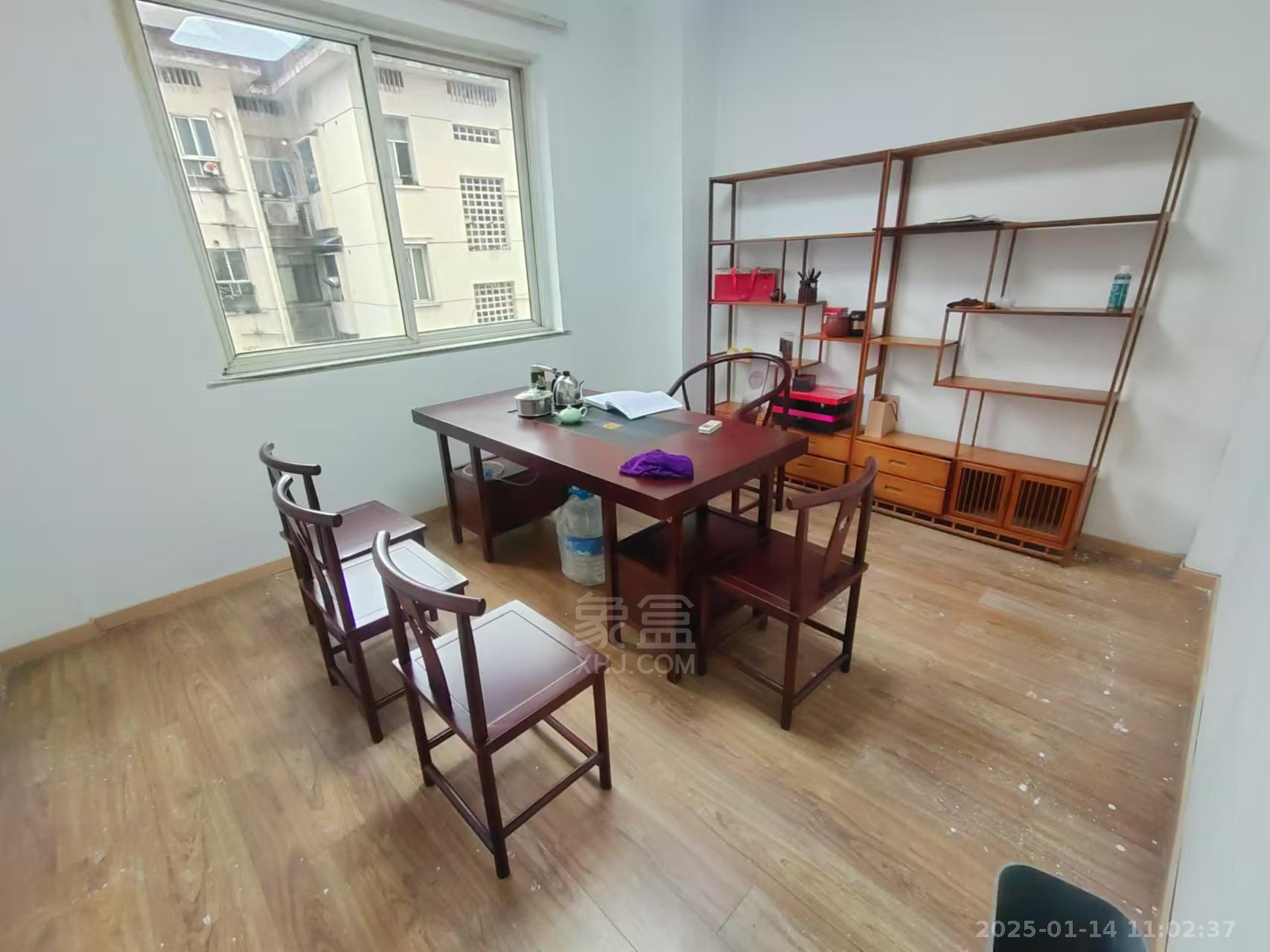 天健华庭 6室1厅2卫 2300.0元/月 天健华庭 6室1厅2卫 2300.0元/月室内图