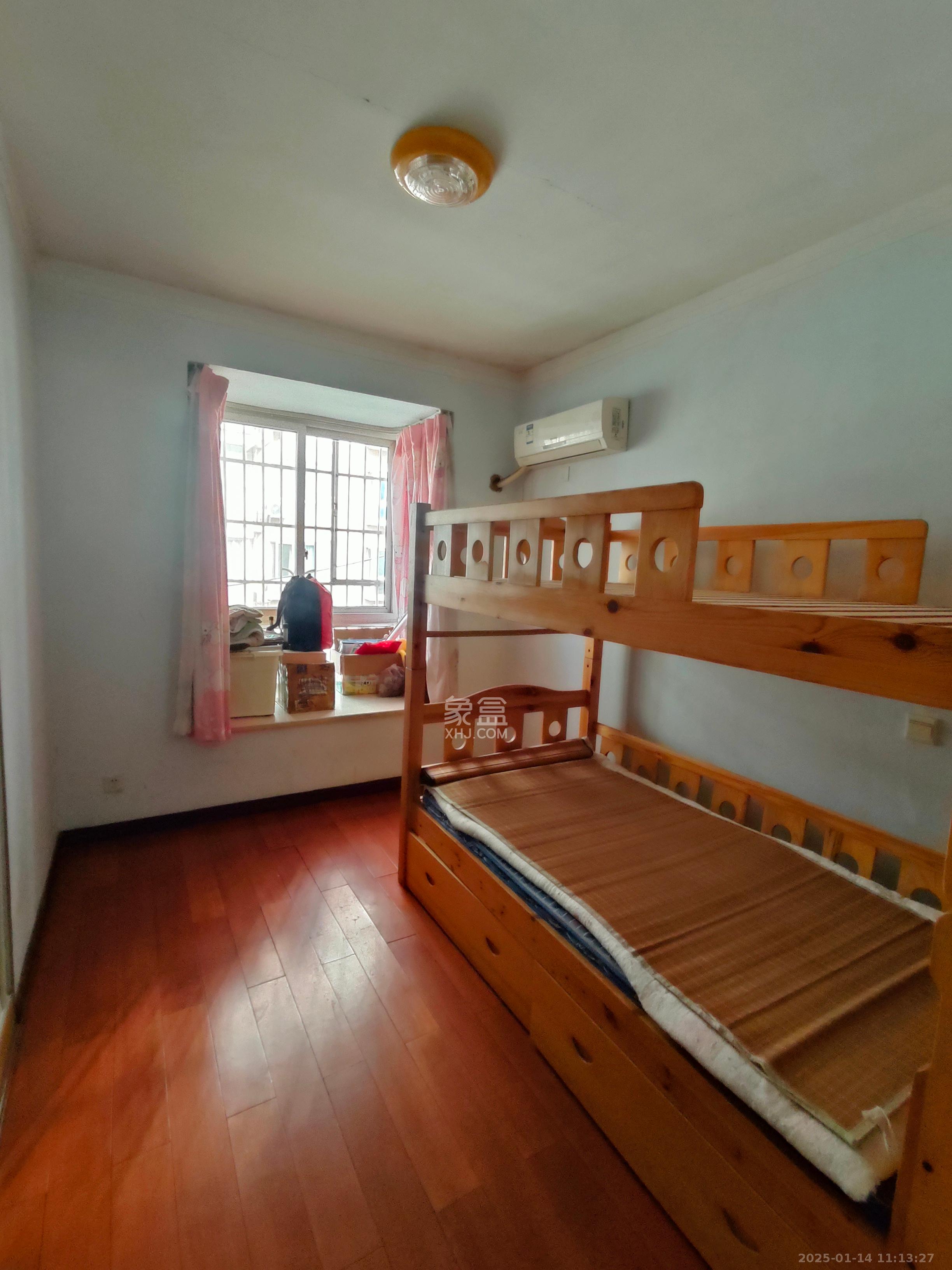 泰禹家园(彩云之翼家园一期、二期、三期) 4室2厅2卫 1800.0元/月 泰禹家园(彩云之翼家园一期、二期、三期) 4室2厅2卫 1800.0元/月室内图