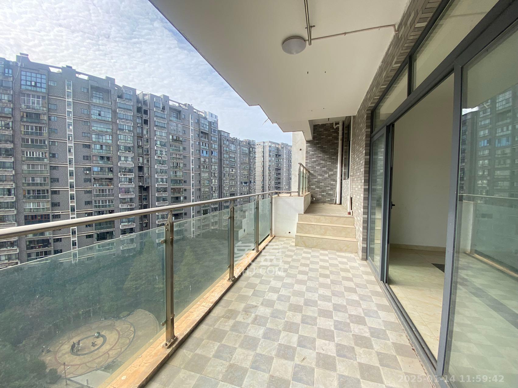 梦网景园  4室2厅1卫   4000.00元/月室内图