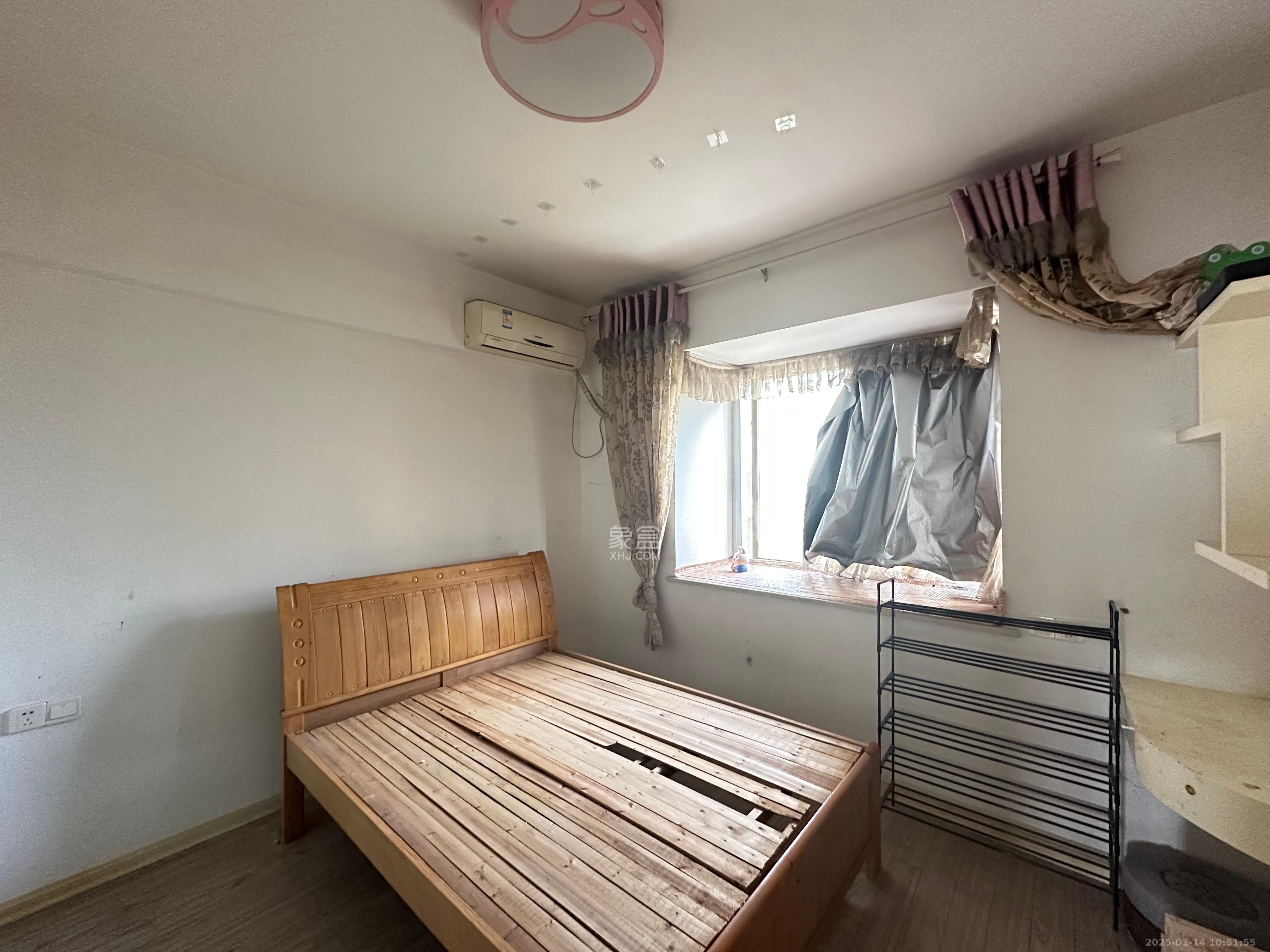 恩瑞麓山名园(龙王港小区) 3室2厅1卫 2500.0元/月 恩瑞麓山名园(龙王港小区) 3室2厅1卫 2500.0元/月室内图