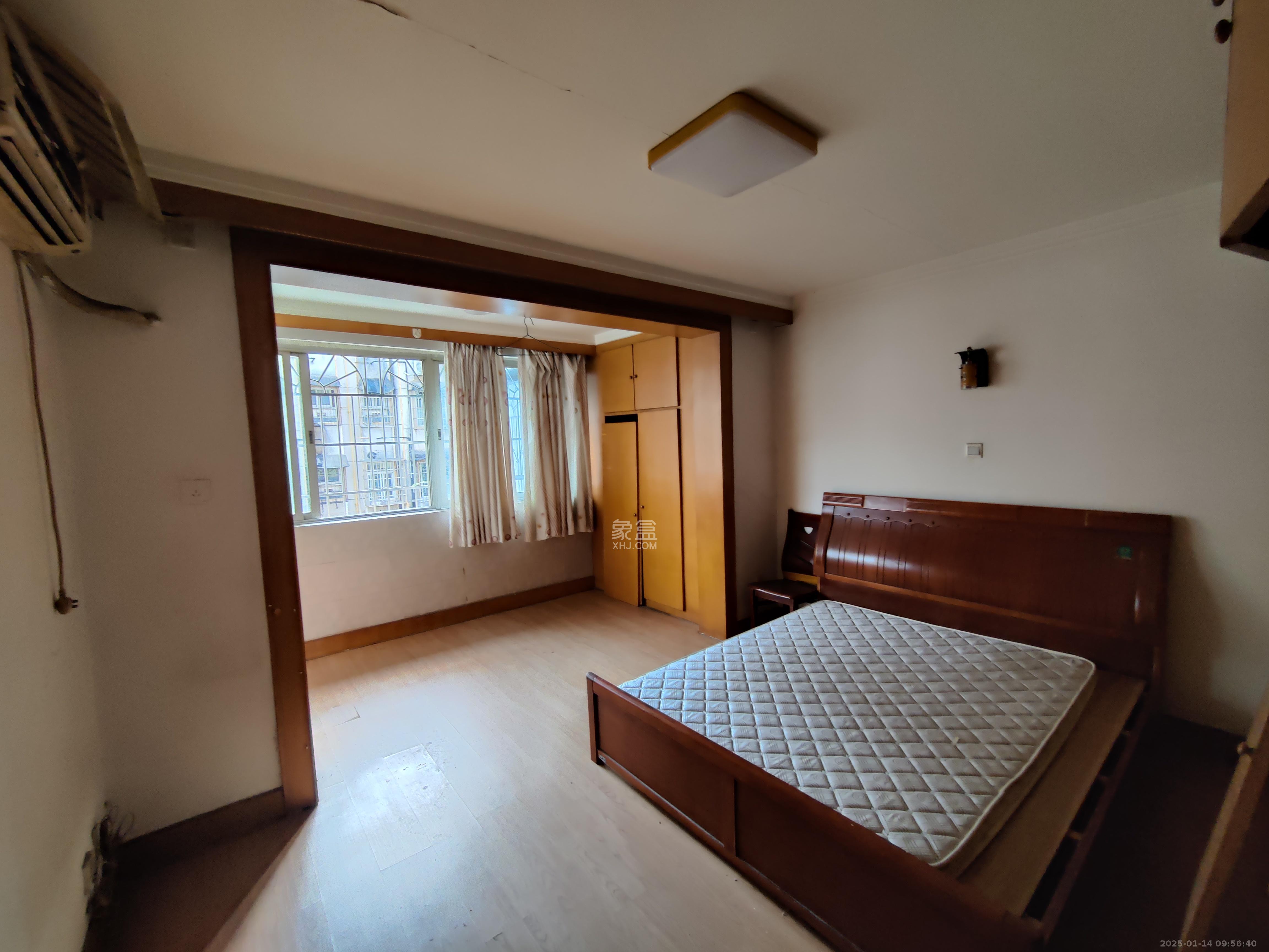 新天小区 3室2厅1卫 1800.0元/月 新天小区 3室2厅1卫 1800.0元/月室内图