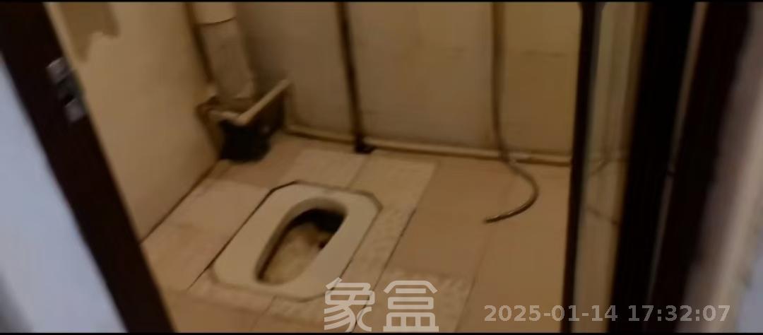 平和堂生活小区  3室2厅2卫    1800.0元/月室内图