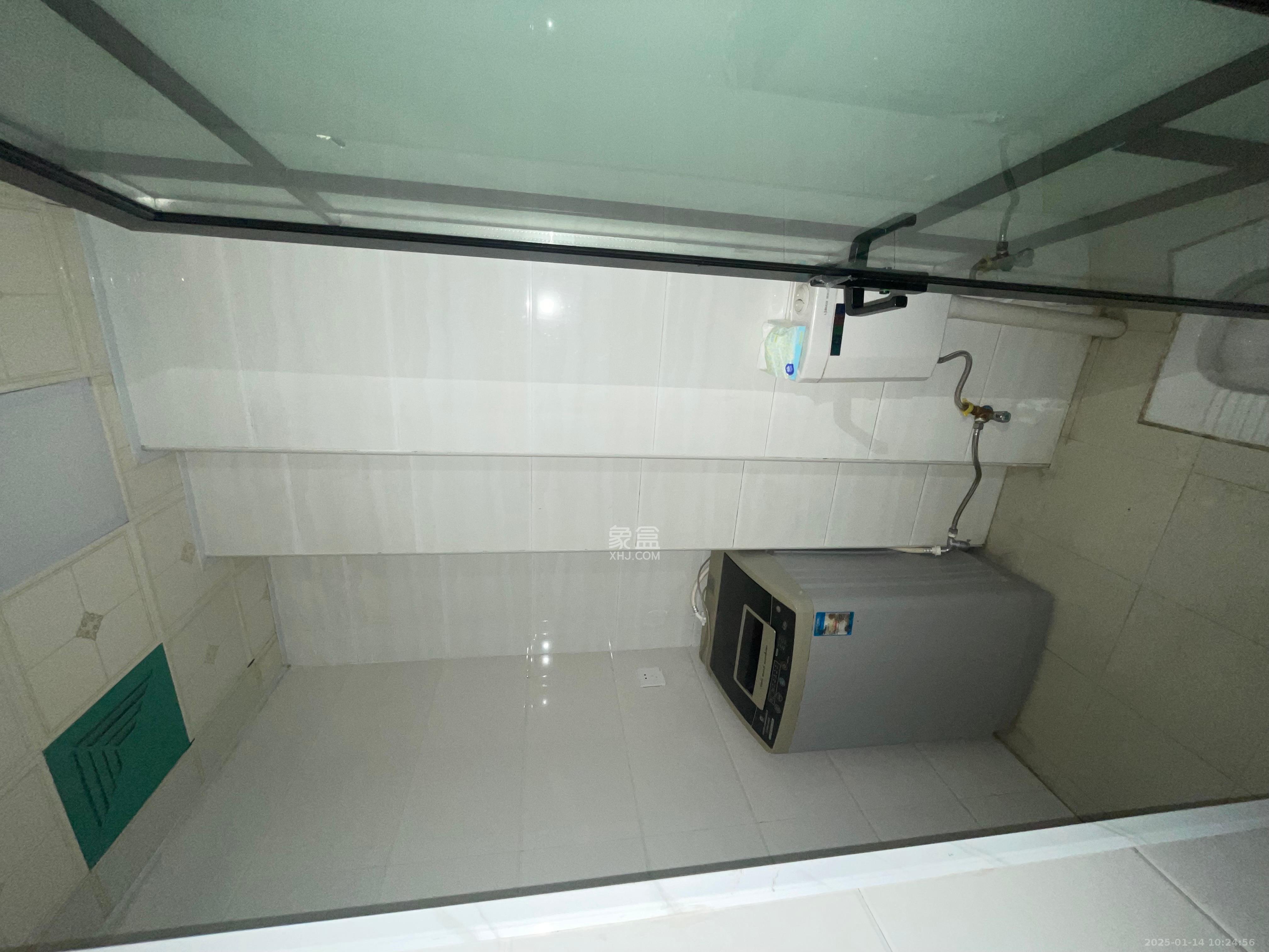 湖湾世景  1室1厅1卫   1300.00元/月室内图1