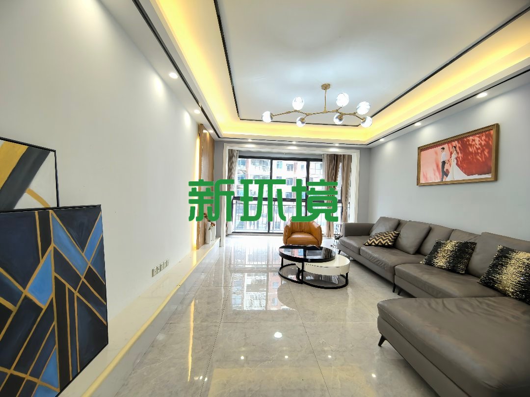 东方明珠  3室2厅2卫   63.00万客厅