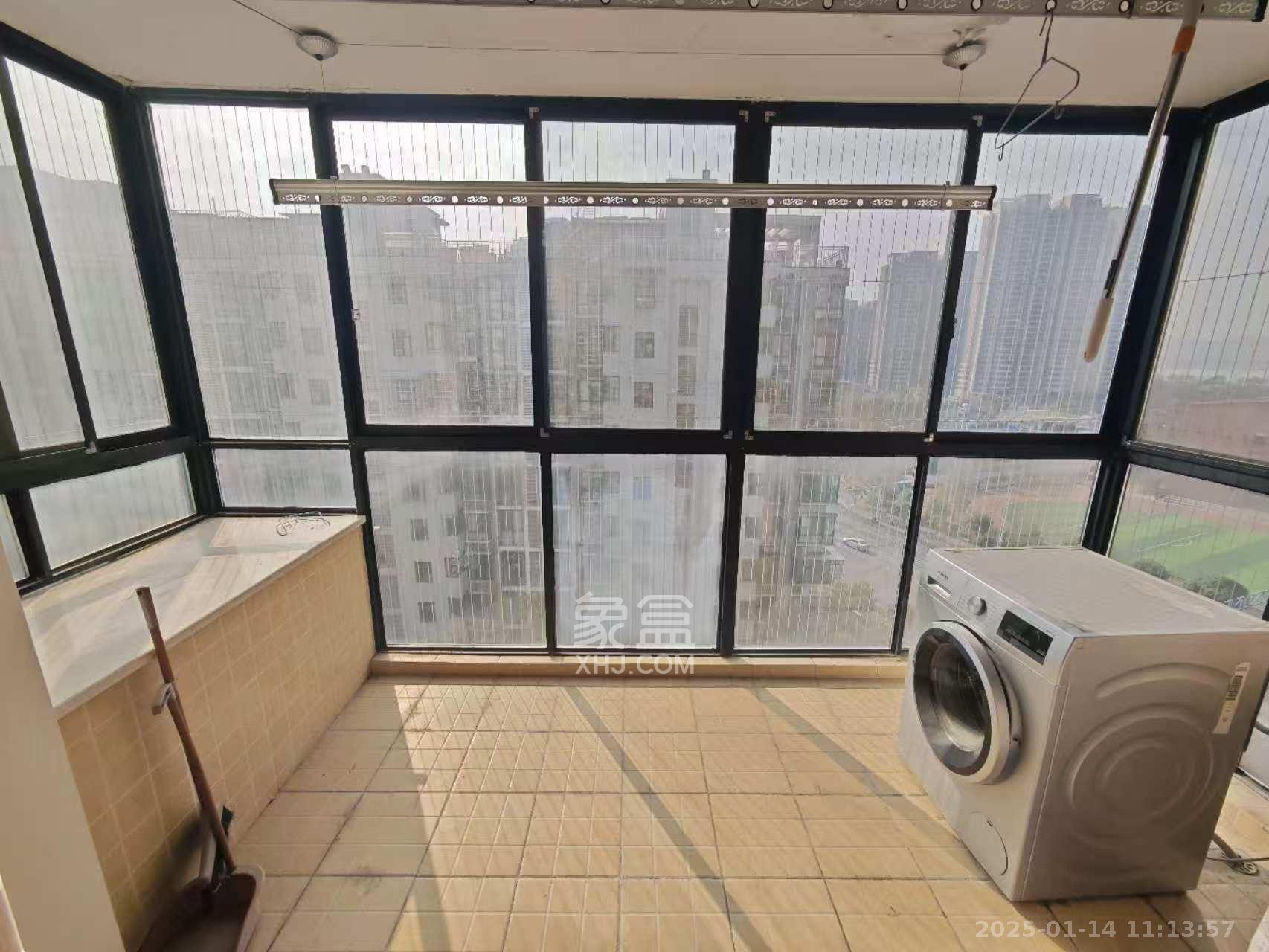 山语城一期  3室2厅1卫   2400.00元/月室内图