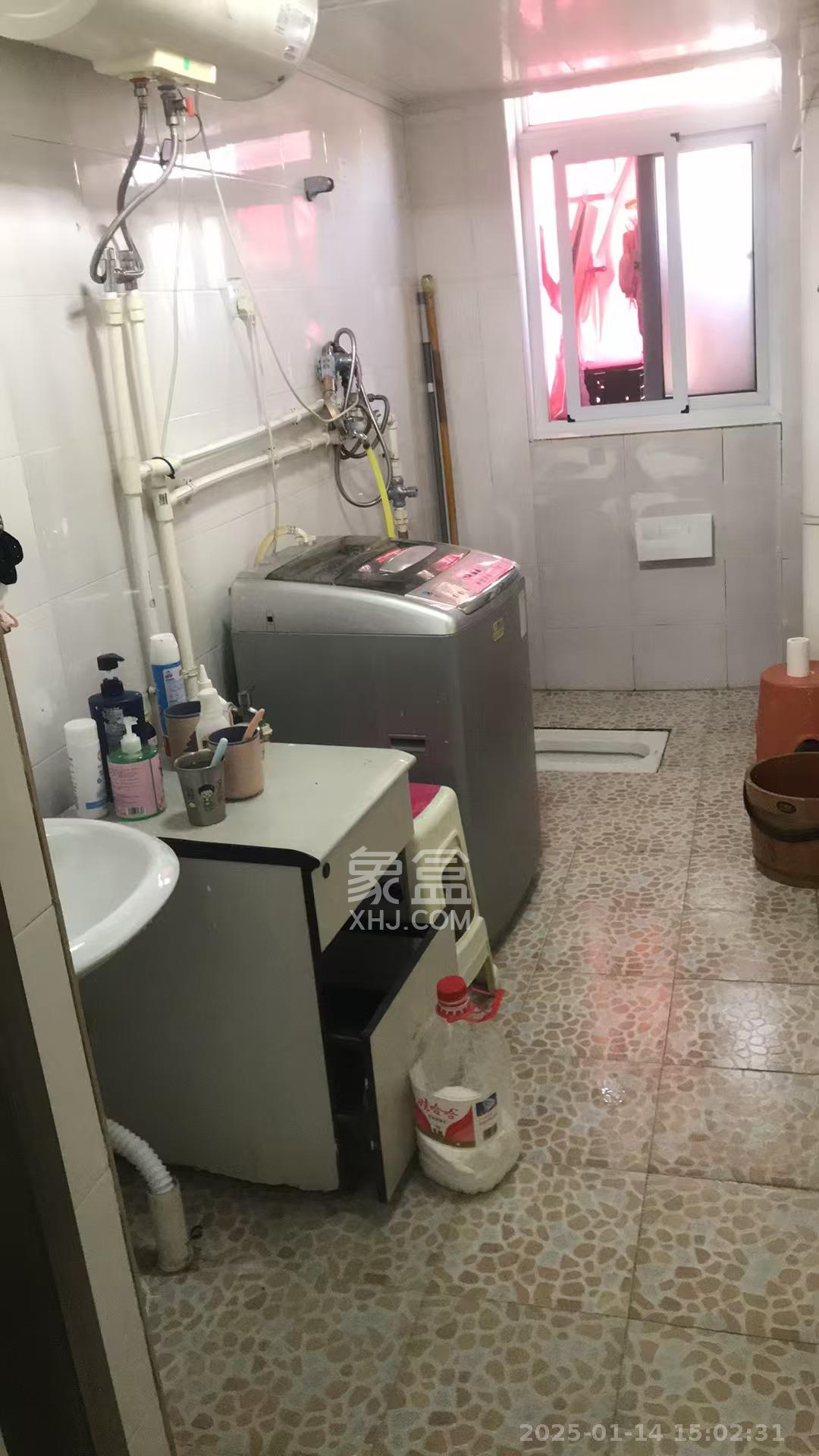 四方小区综合楼（四方嘉丽）  2室2厅1卫   2200.00元/月室内图