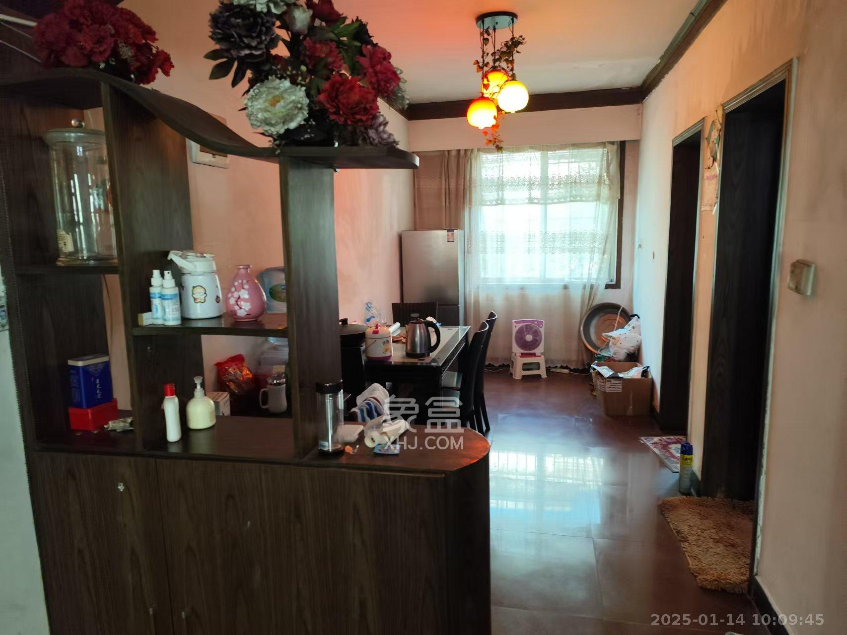 中南汽车世界  1室0厅0卫    1200.0元/月 中南汽车世界  1室0厅0卫    1200.0元/月室内图