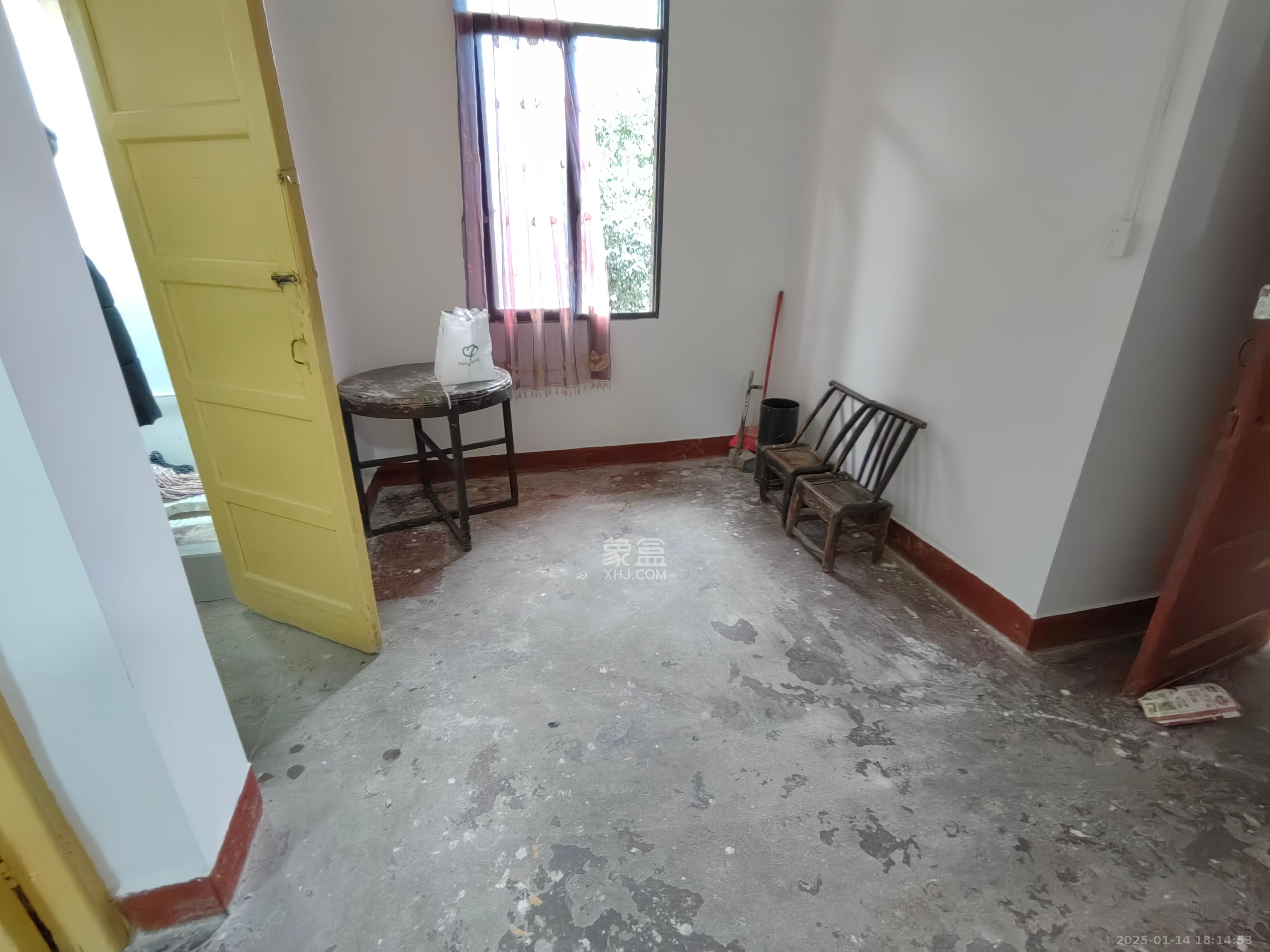 水泵厂宿舍  2室1厅1卫    1000.0元/月 水泵厂宿舍  2室1厅1卫    1000.0元/月室内图