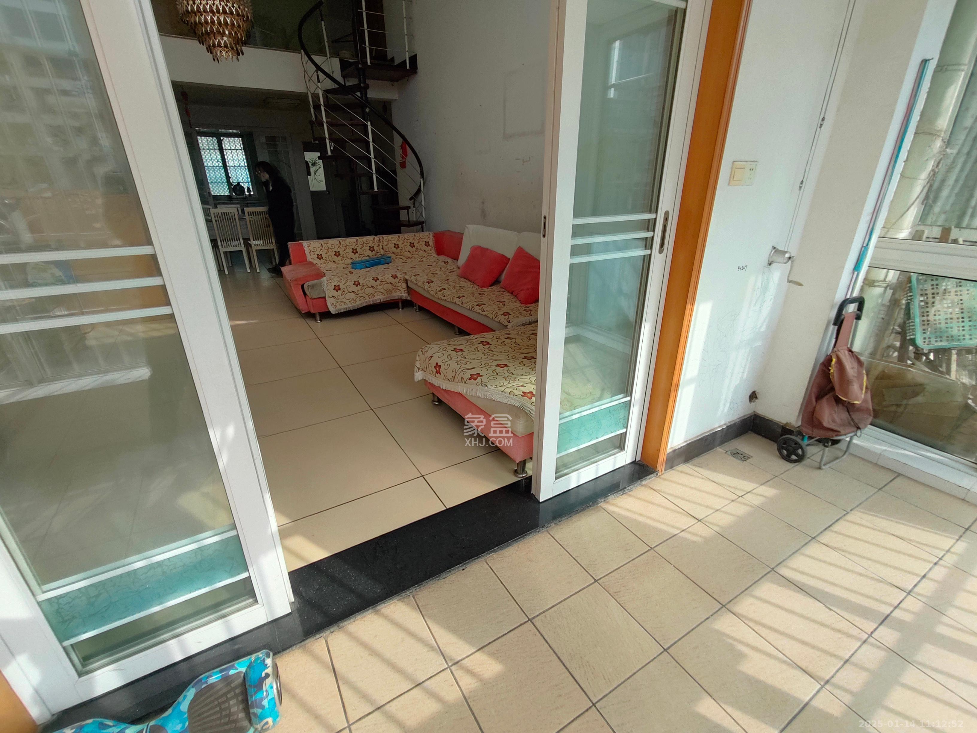 泰禹家园(彩云之翼家园一期、二期、三期) 4室2厅2卫 1800.0元/月 泰禹家园(彩云之翼家园一期、二期、三期) 4室2厅2卫 1800.0元/月室内图