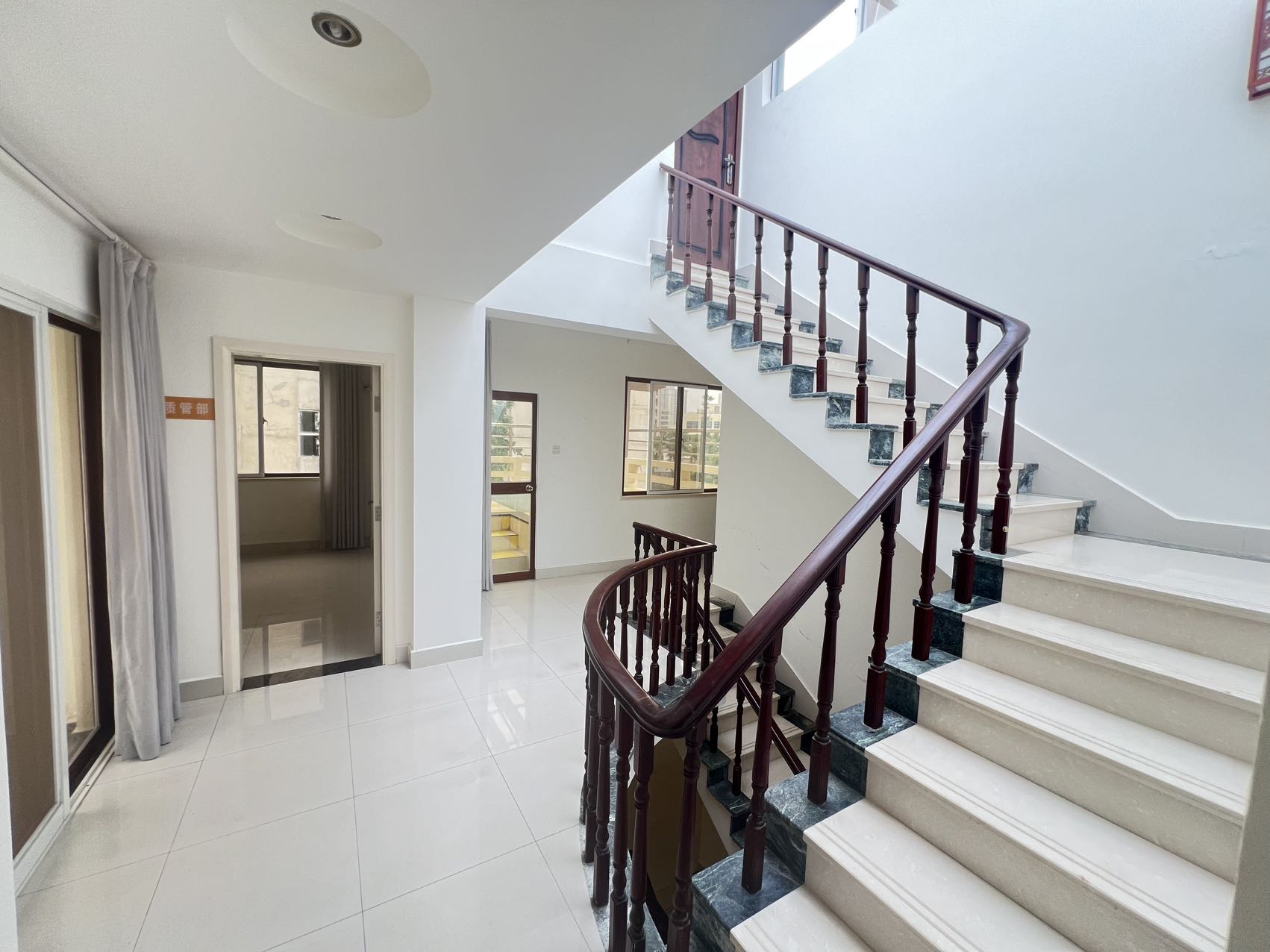 今典别墅 9室3厅2卫 22000.0元/月 今典别墅 9室3厅2卫 22000.0元/月室内图