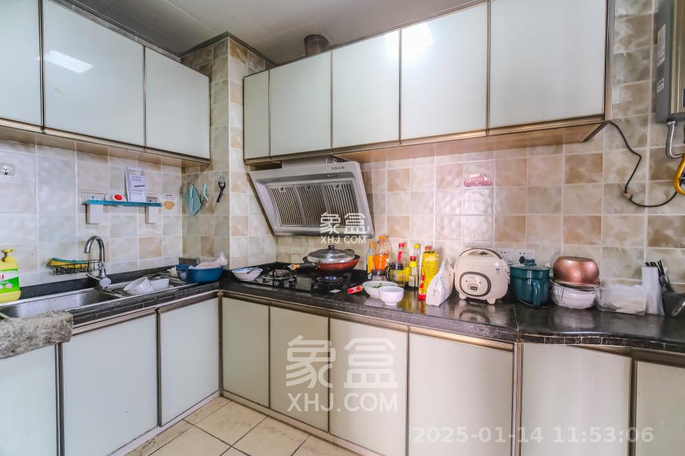 世景华庭 2室2厅1卫 1800.0元/月 世景华庭 2室2厅1卫 1800.0元/月室内图