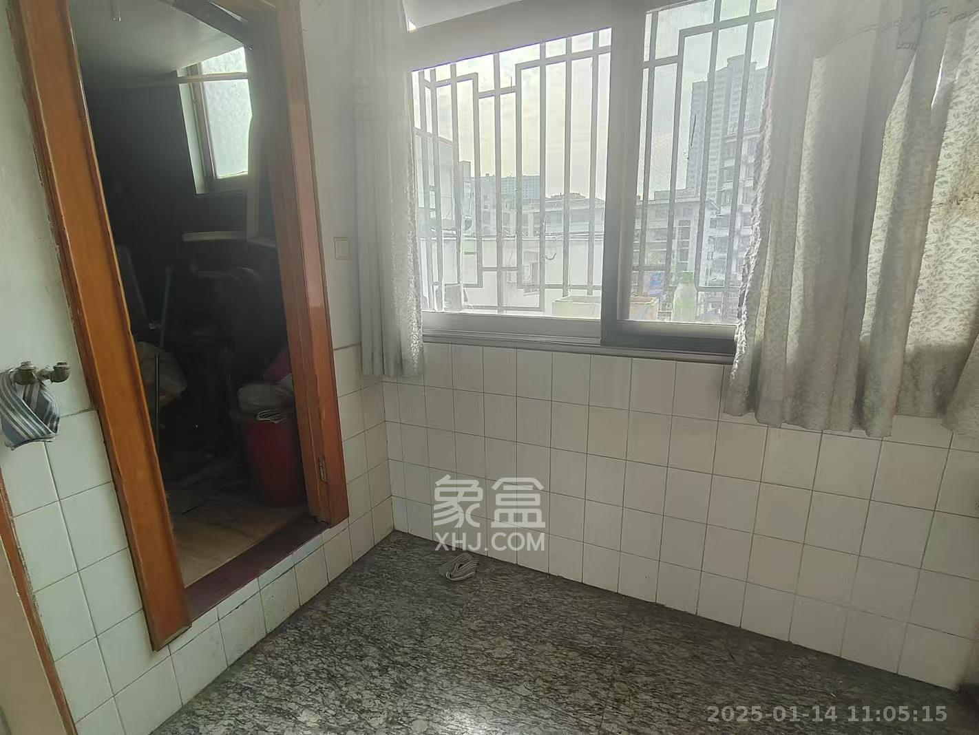 西湖新村  3室2厅1卫   2600.00元/月室内图