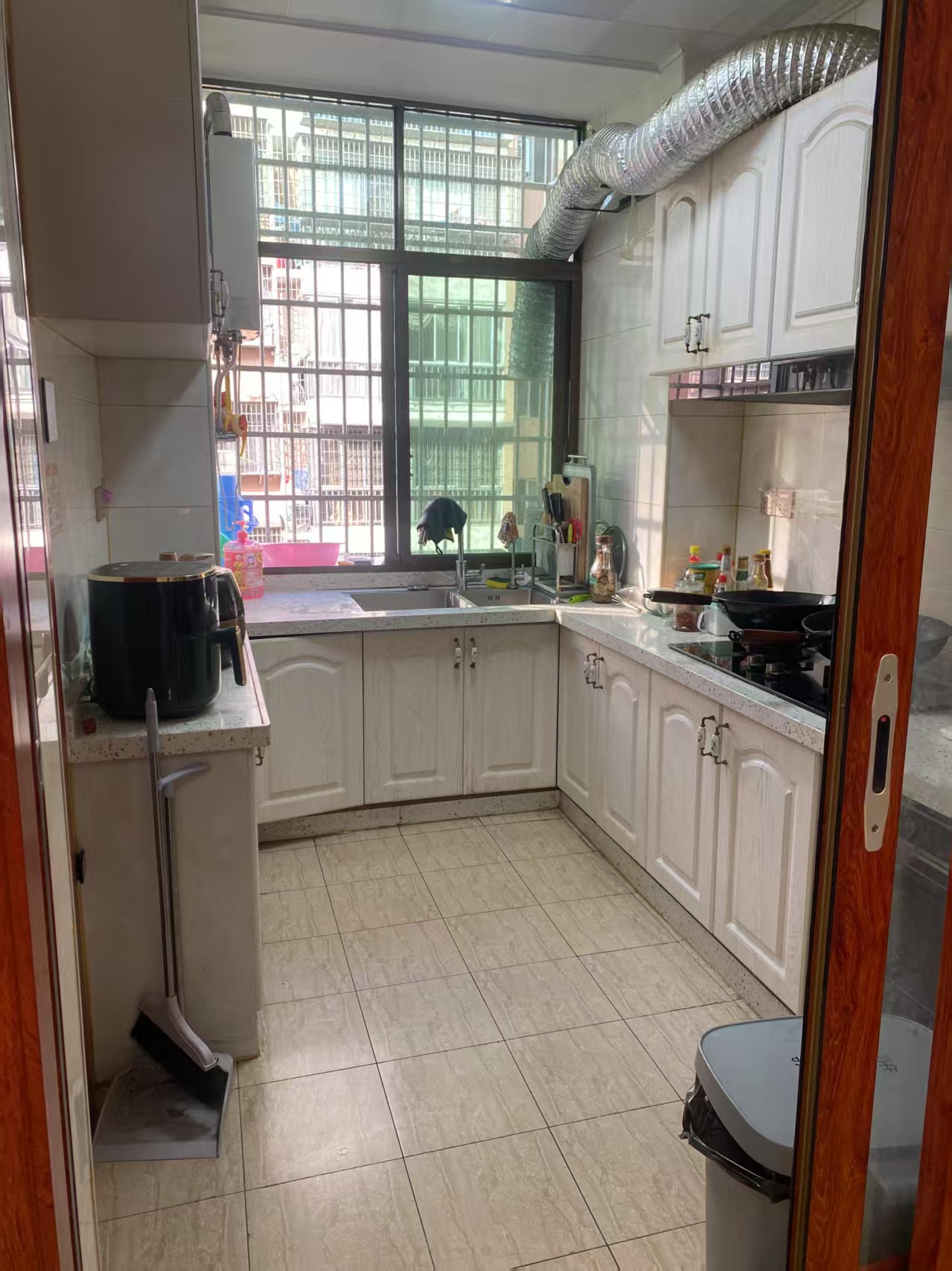 涟邵矿务局机修厂8栋（独栋）  3室2厅1卫    54.8万客厅